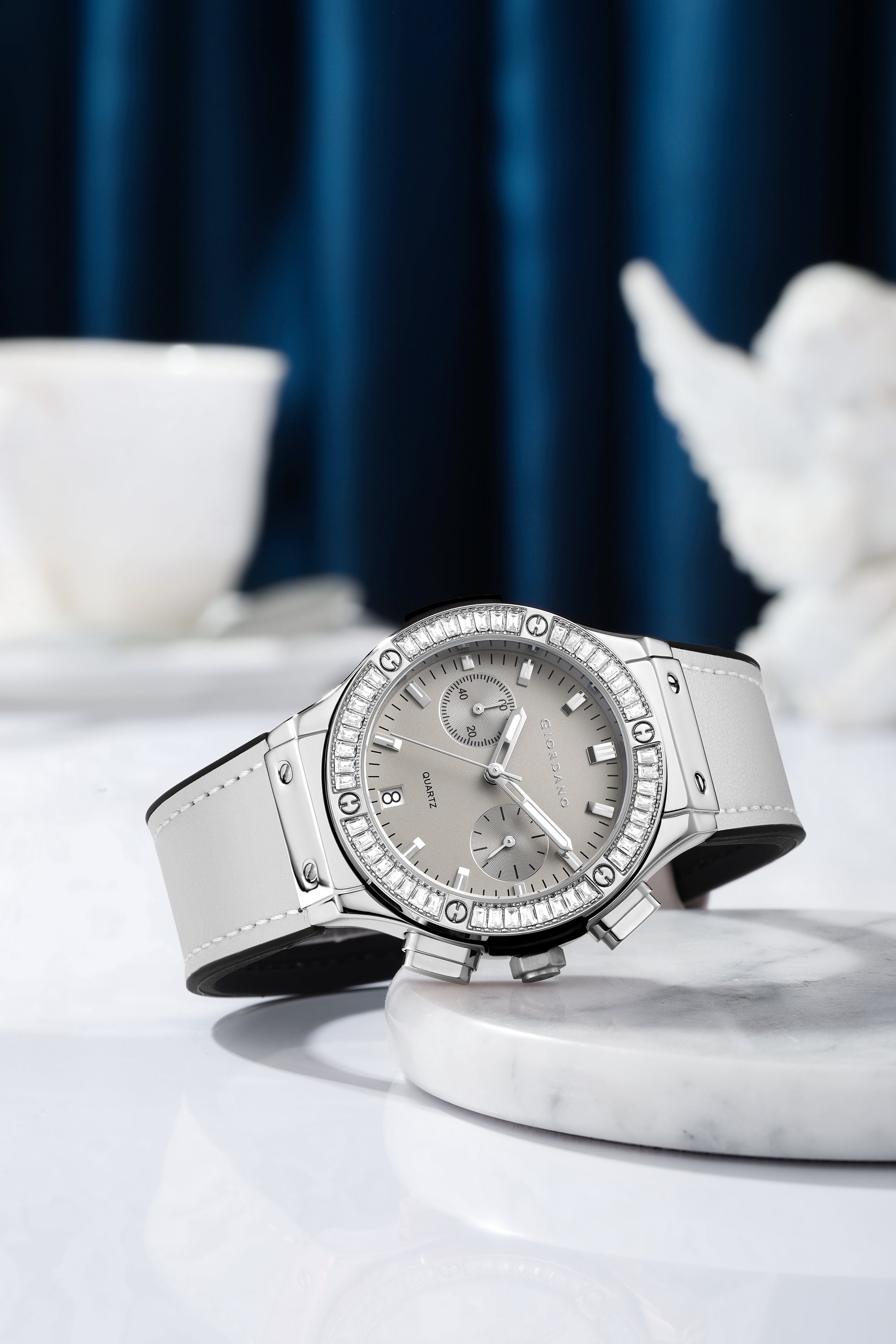 Giordano analog Watch for men  – Round Dial,  Leather Strap, Crystal-Studded Bezel with Quartz Movement-GZ-60093-01