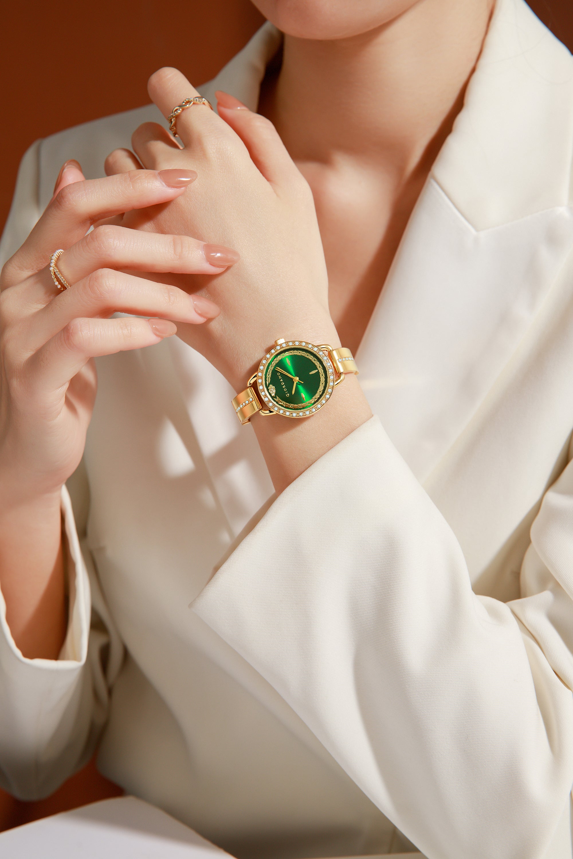 Giordano Luxury Fashion Analog Watch for Women with Elegant Dial, Crystal-Studded Bezel, Stainless Steel Strap & Water Resistant GZ-60133-33
