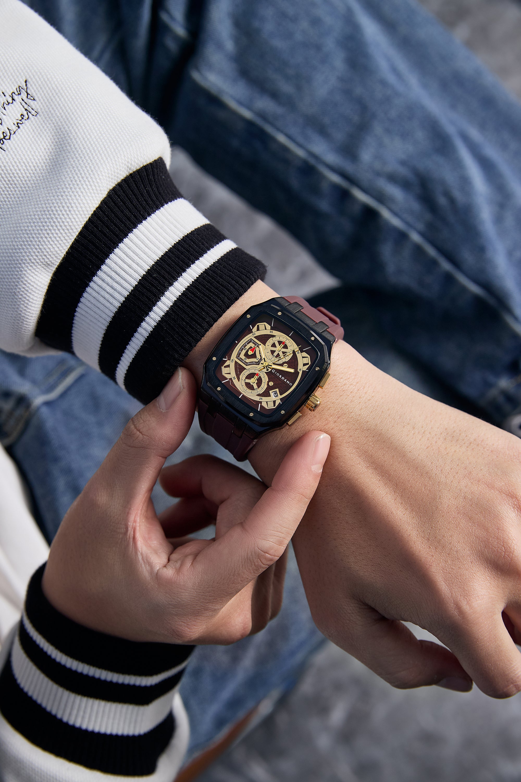 Giordano Analog Watch for Men with Chronograph Subdials, Black Square Case, Date Display, Quartz Movement, Brown Silicone Strap GZ-50204-33