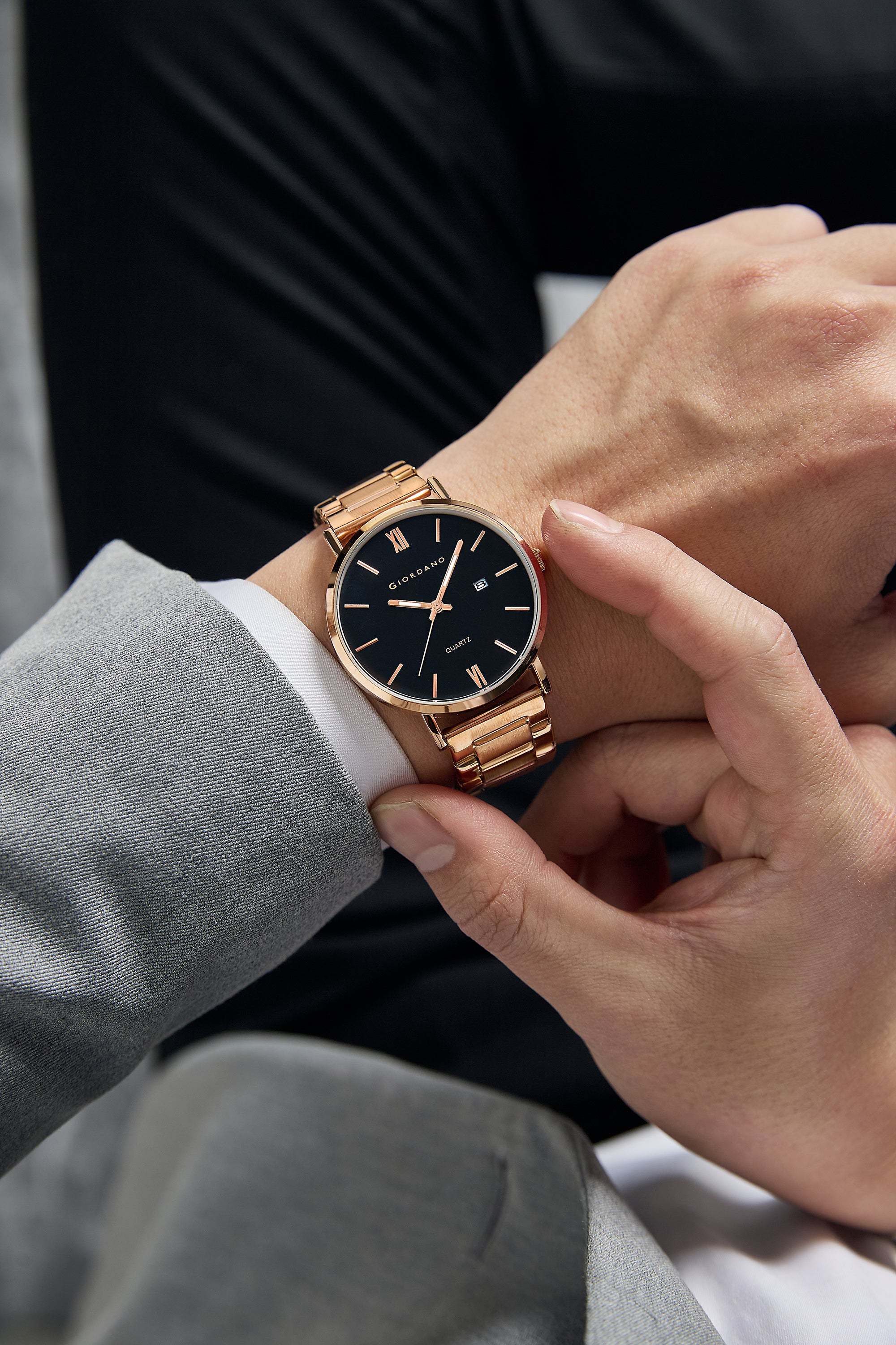 Giordano Analog Quartz Watch for Men with Round Black Dial, Roman Indices, Date Function, Luminous Hands, Rose Gold Stainless Steel Strap - GZ-50211-55