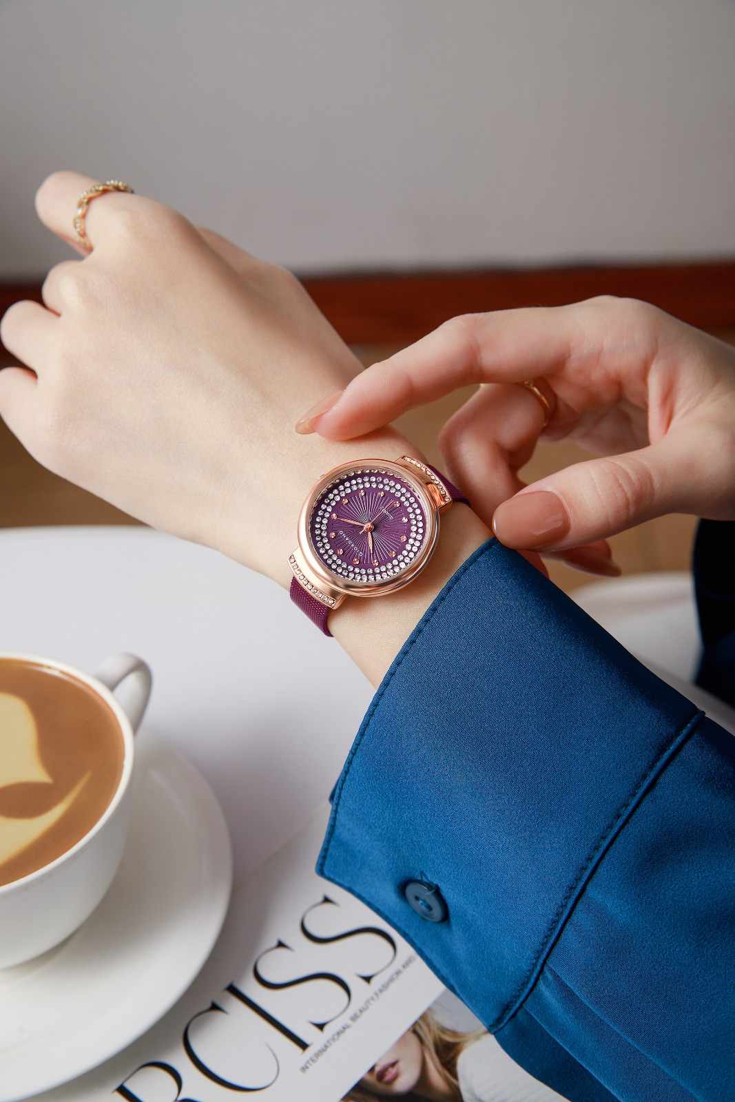 Giordano Luxury Rose Gold Analog Watch for Women – Crystal Embellished Dial, Mesh Strap, Quartz Movement – Elegant Timepiece - GZ-60143-22
