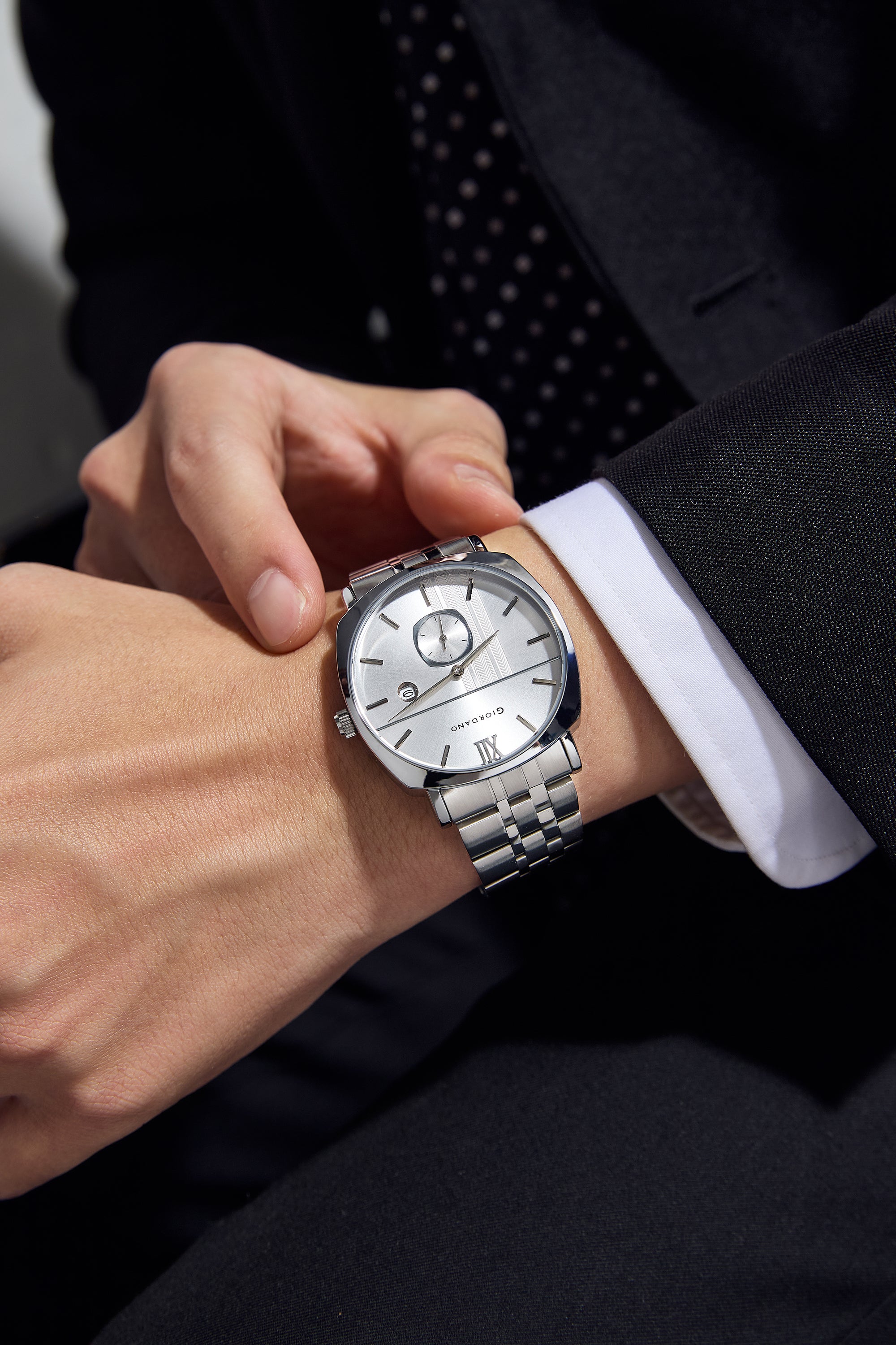 Giordano Analog Quartz Watch for Men with Silver Sunray Patterned Dial, Roman XII & Baton Hour Markers, Small Seconds Sub-Dial, Date Display and Silver Stainless Steel Strap - GZ-50192-11
