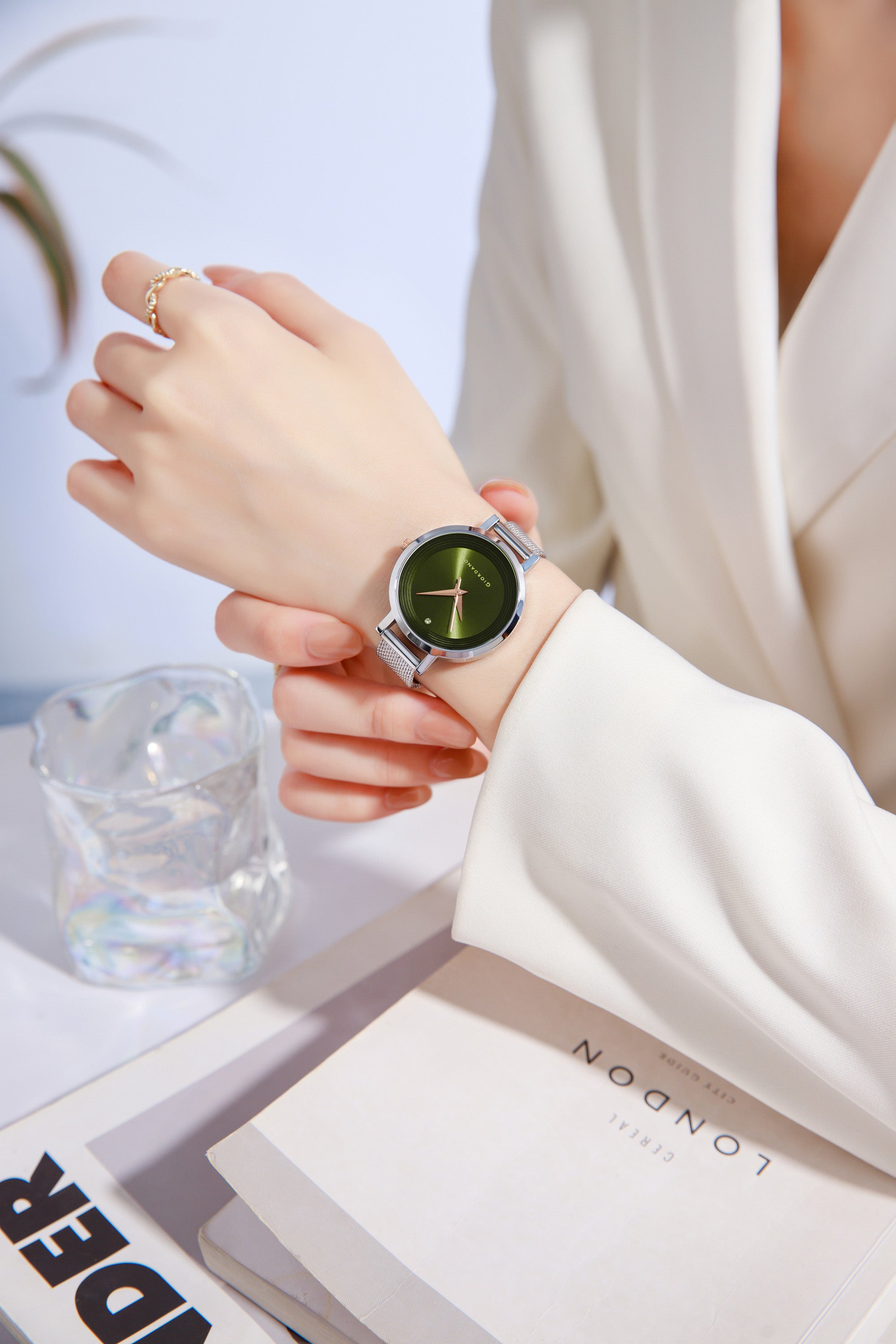 Giordano Fashionista Collection Stylish Analogue Watch for Women | Unique Design with Color Variant Mesh Metal strap | Ladies Wrist Watch to Compliment Your Look Ideal Gift for Women’s |Girls - GD4067-22