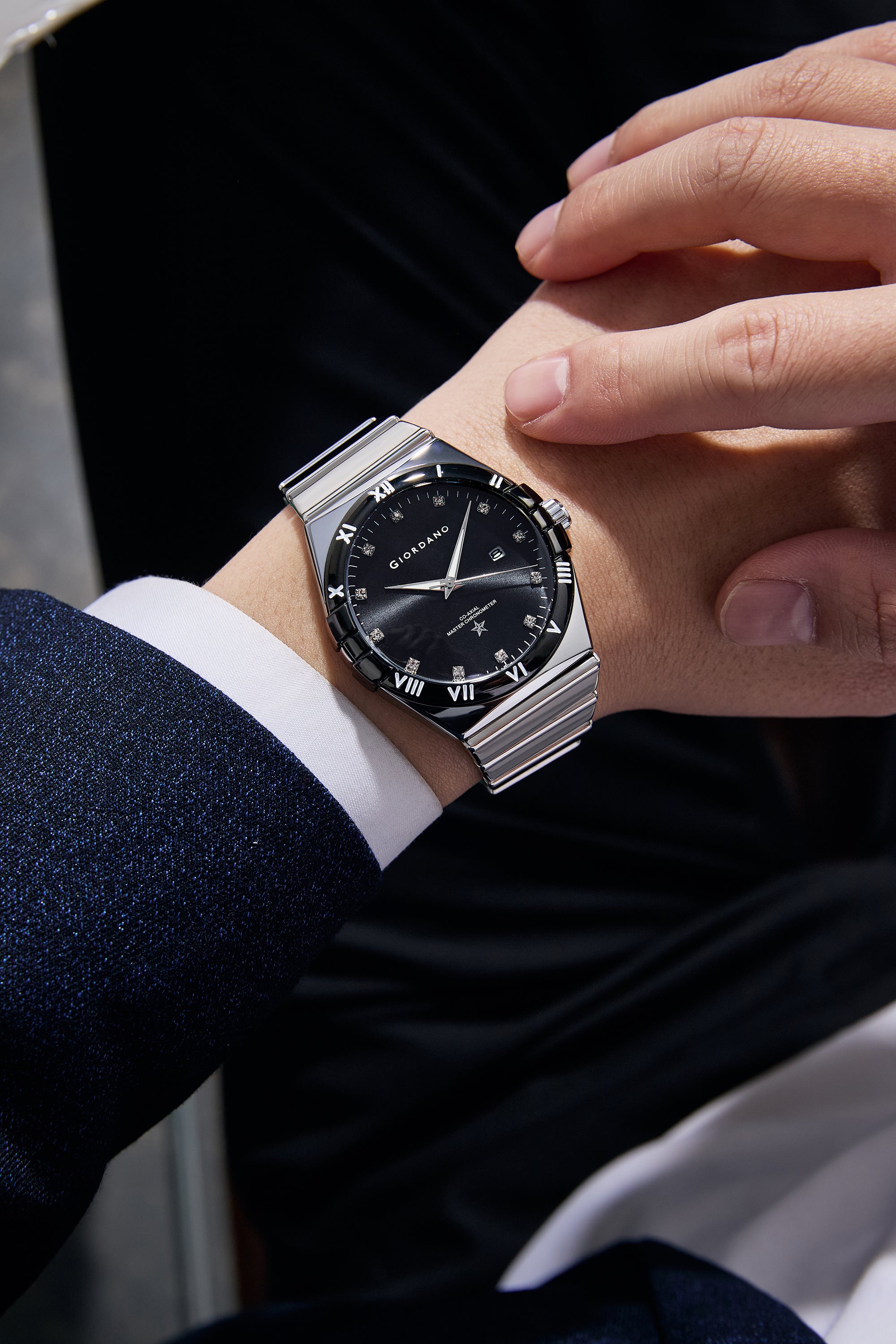 Giordano Analog Watch for Men Round Black Dial with Crystal Markers, Roman Bezel, Date Display & Stainless Steel Strap GZ-50220-11