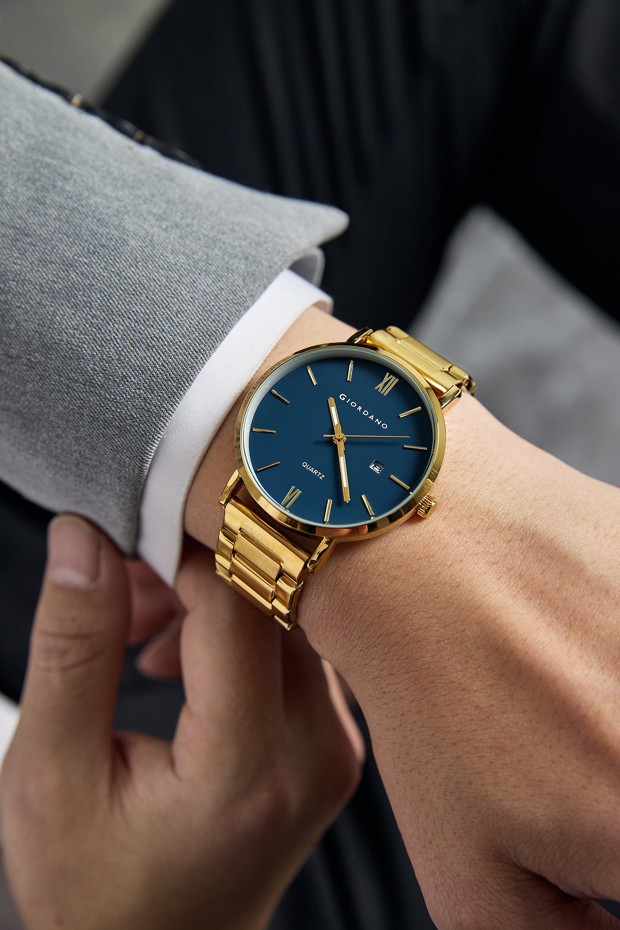 Giordano Analog Quartz Watch for Men with Round Blue Dial, Roman Indices, Date Function, Luminous Hands, Gold Stainless Steel Strap - GZ-50211-44