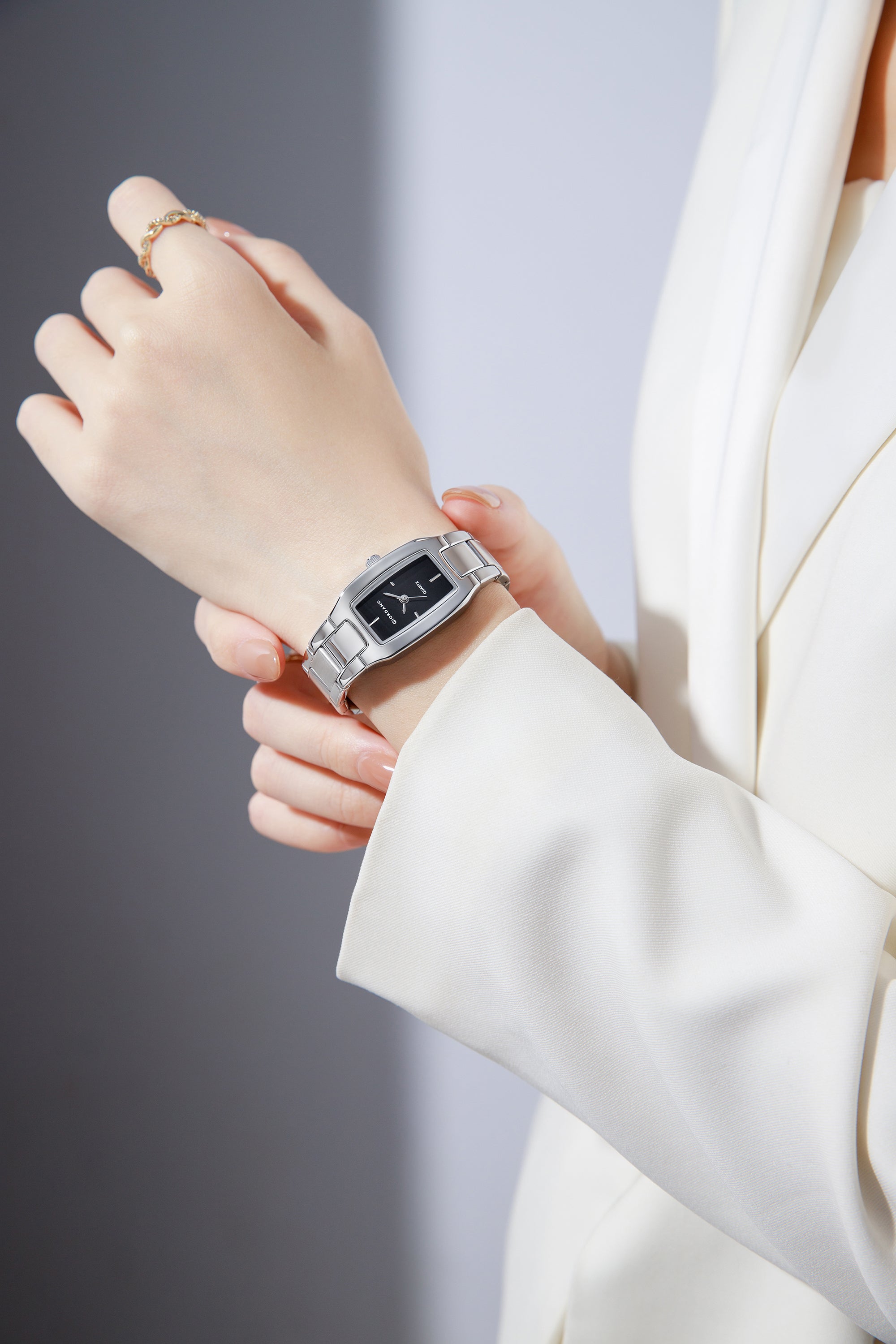 Giordano Classic Analog Watch Watch for Women with Rectangular Dial, Quartz Movement & Stainless Steel Strap - GZ-60170-11