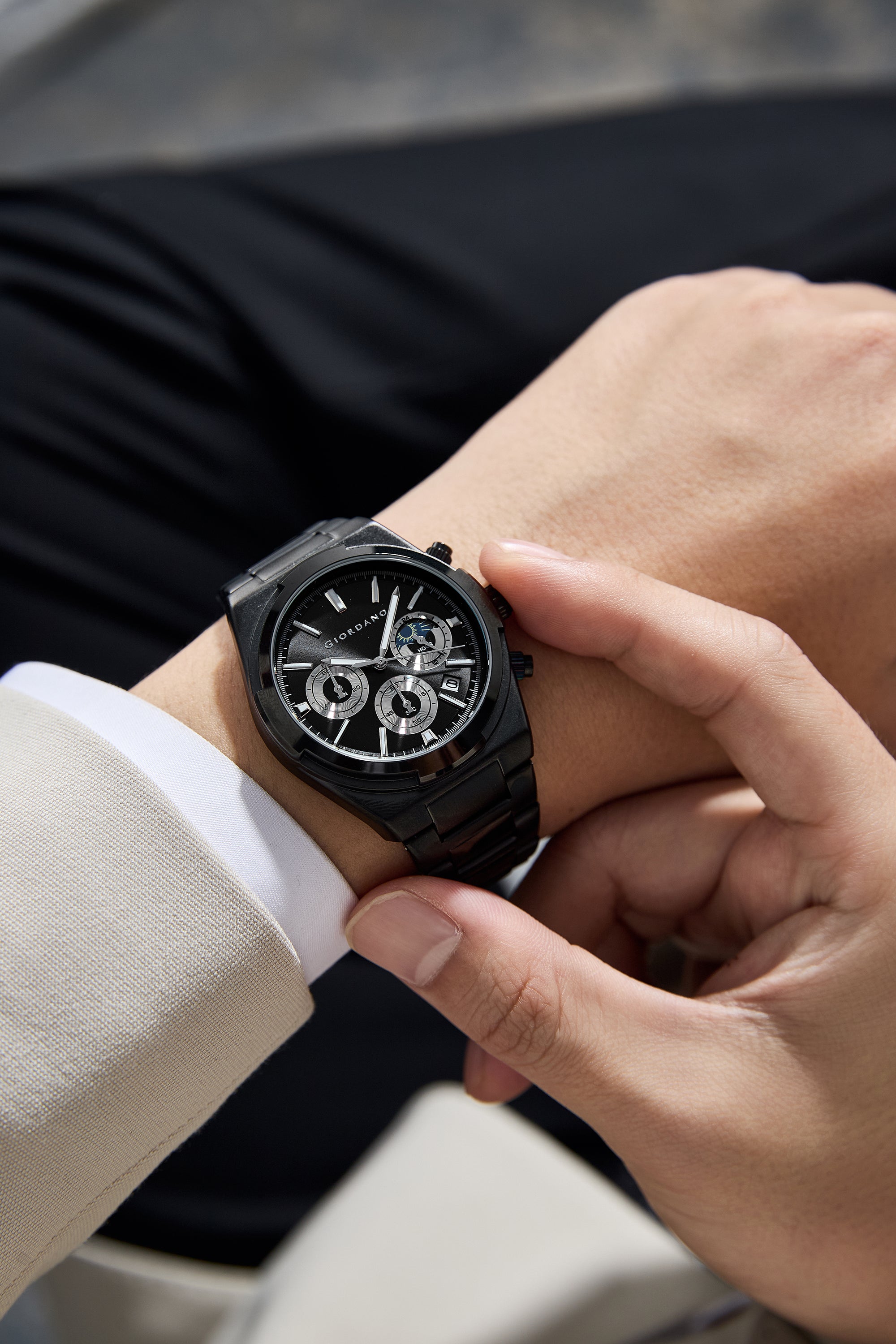 Giordano Luxury multifunctional Watch for Men with round dial, date display and Stainless Steel Strap | GZ-50152-11