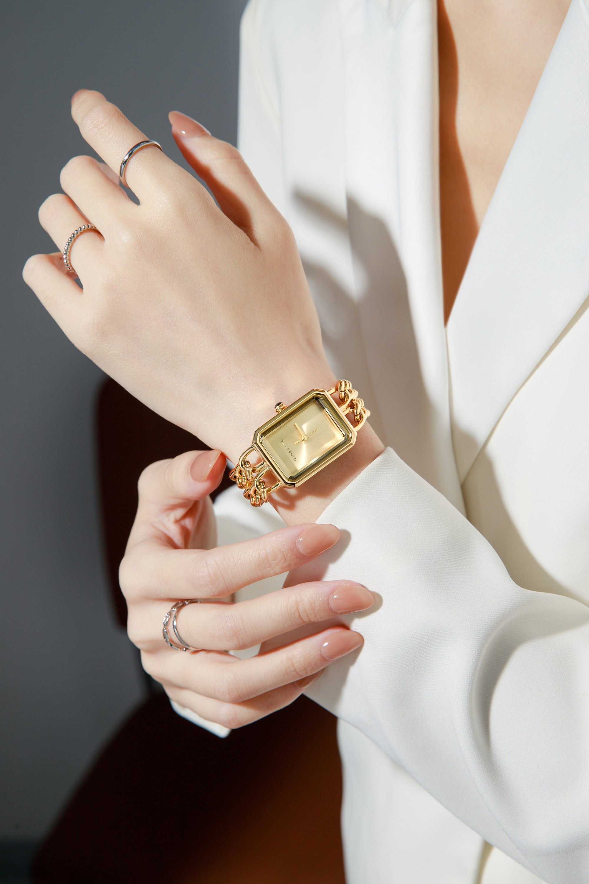 Giordano Elegant Watch for Women with Analog Display, Quartz Movement, Rectangular Case & Stainless Steel Chain Starp - GZ-60128-33