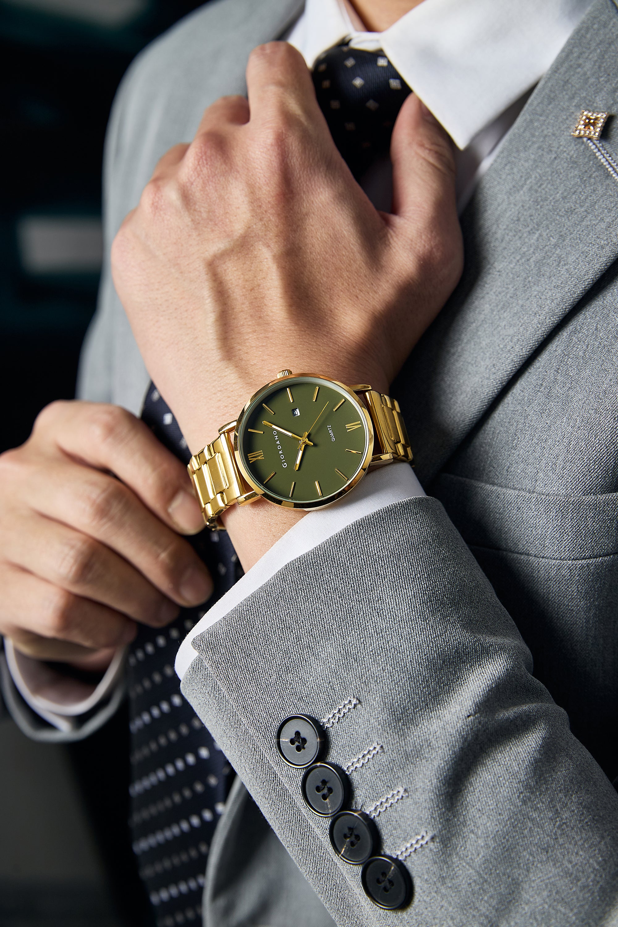 Giordano Analog Quartz Watch for Men with Round Green Dial, Roman Indices, Date Function, Luminous Hands, Gold Stainless Steel Strap - GZ-50211-33