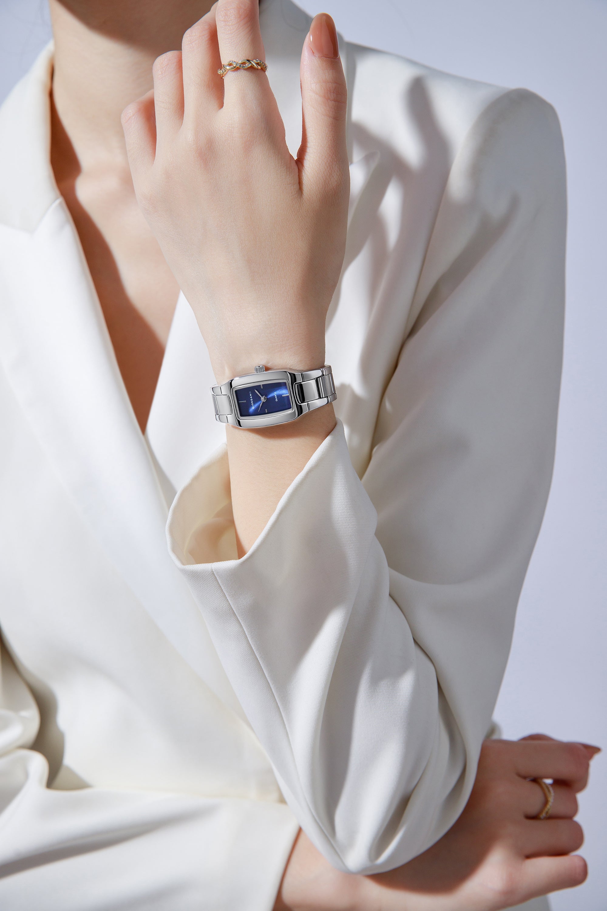 Giordano Classic Analog Watch Watch for Women with Rectangular Dial, Quartz Movement & Stainless Steel Strap - GZ-60170-44