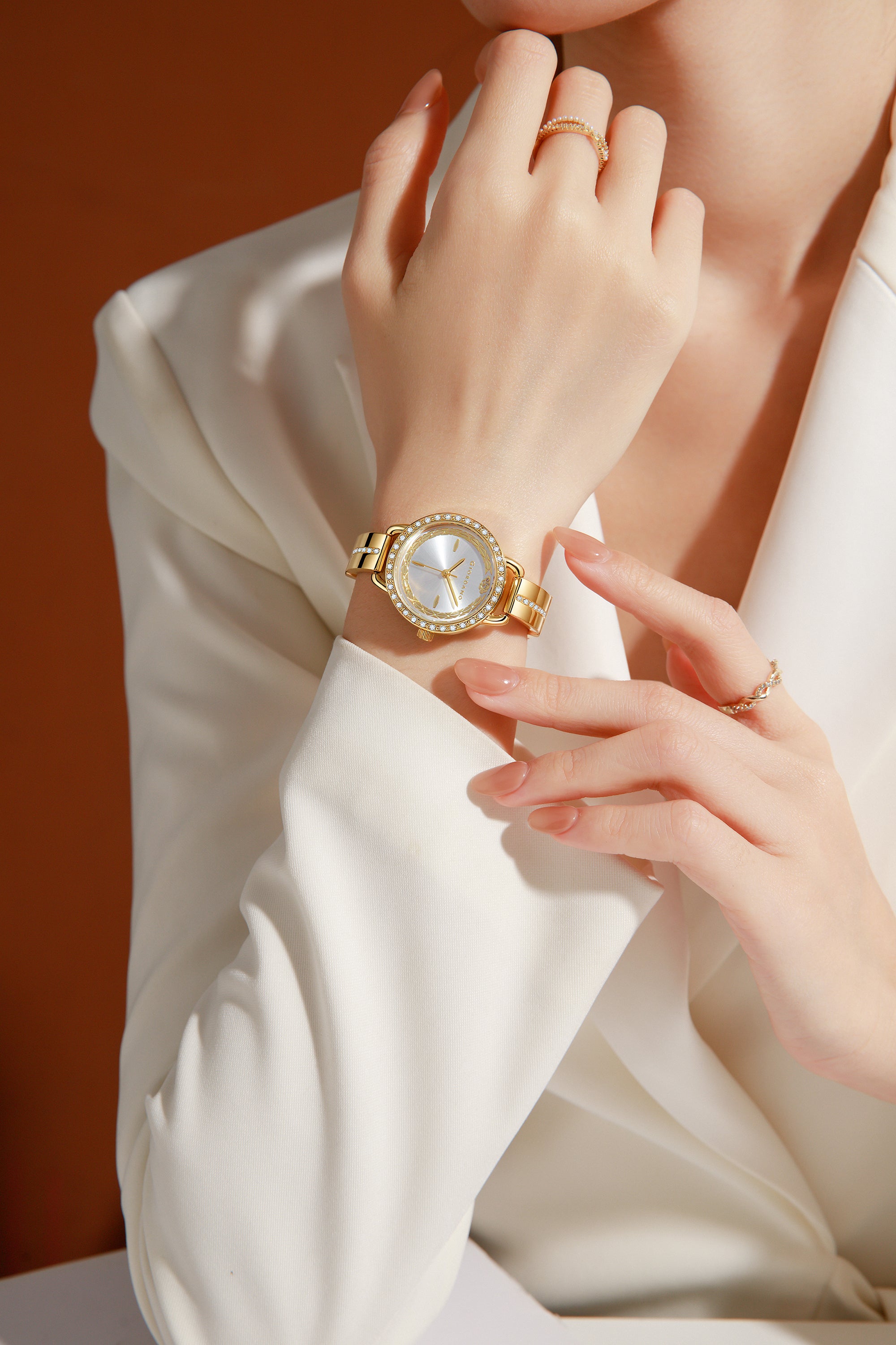 Giordano Luxury Fashion Analog Watch for Women with Elegant Dial, Crystal-Studded Bezel, Stainless Steel Strap & Water Resistant GZ-60133-11