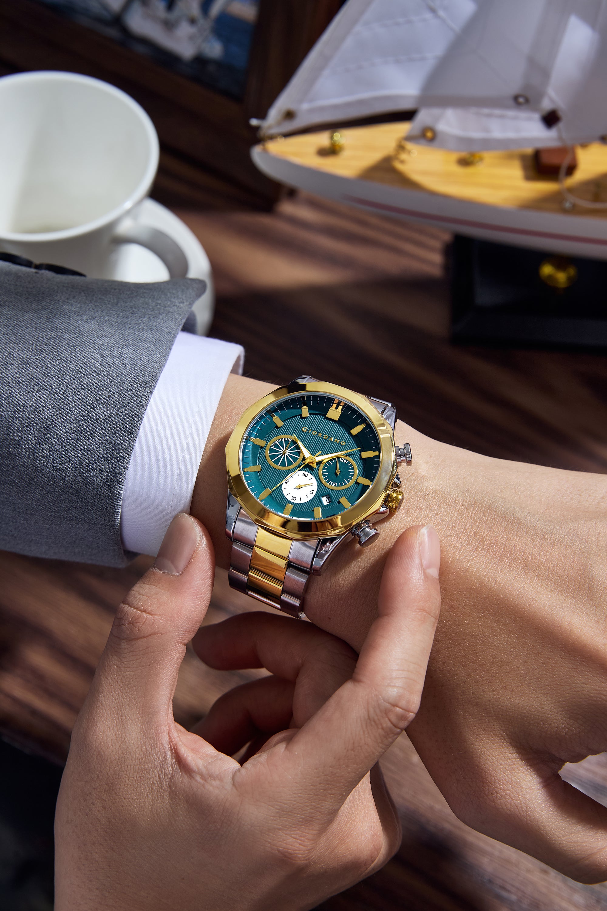 Giordano Analog Quartz Watch for Men with Round Green Textured Dial, Multifunction Sub-Dials, Date Display and Silver & Gold Two-Tone Stainless Steel Strap - GZ-50036-66