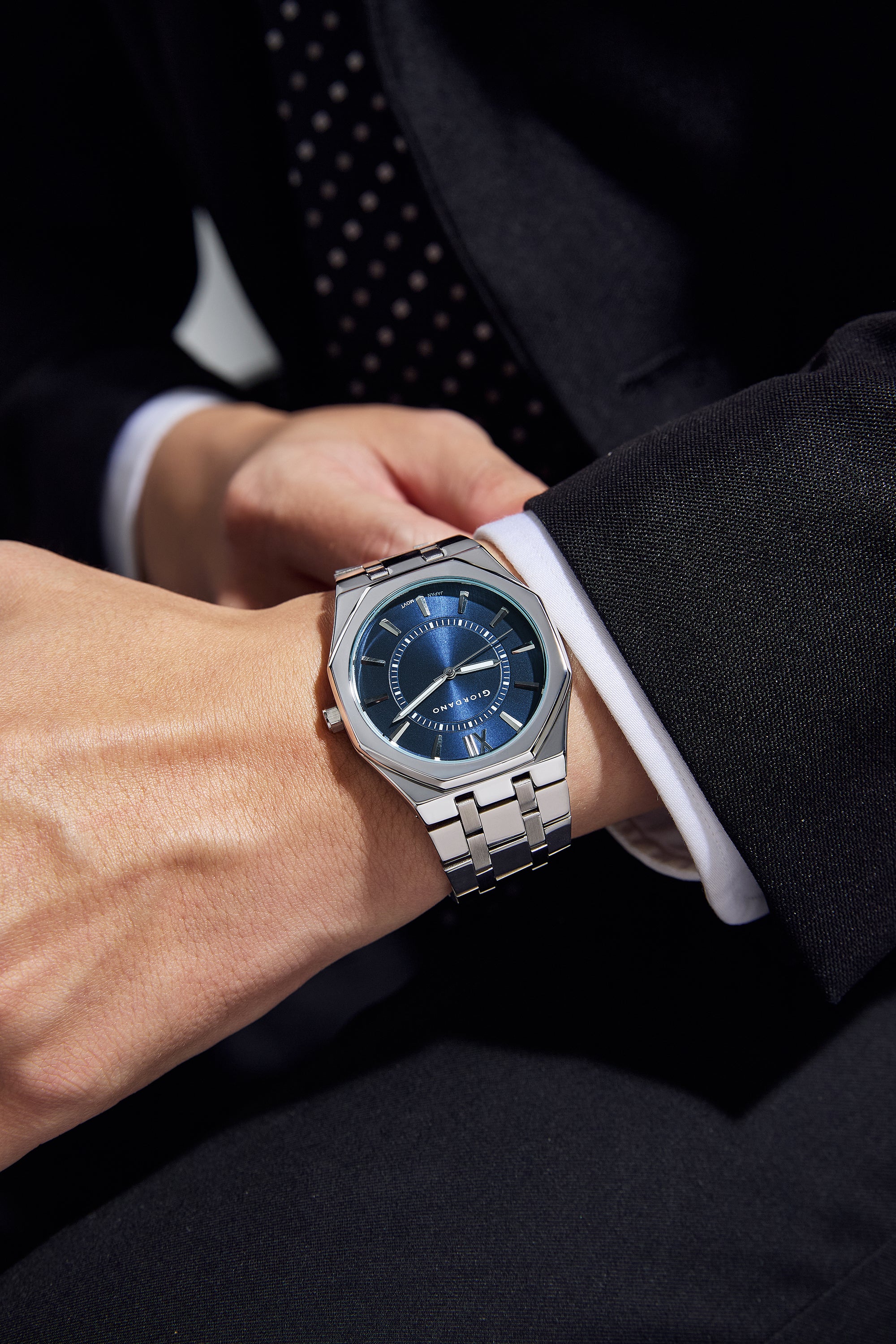 Giordano Analog Quartz Watch for Men with Blue Sunray Round Dial, Roman XII & Luminous Hands Markers, Faceted Octagonal Bezel and Silver Stainless Steel Strap - GZ-50191-11