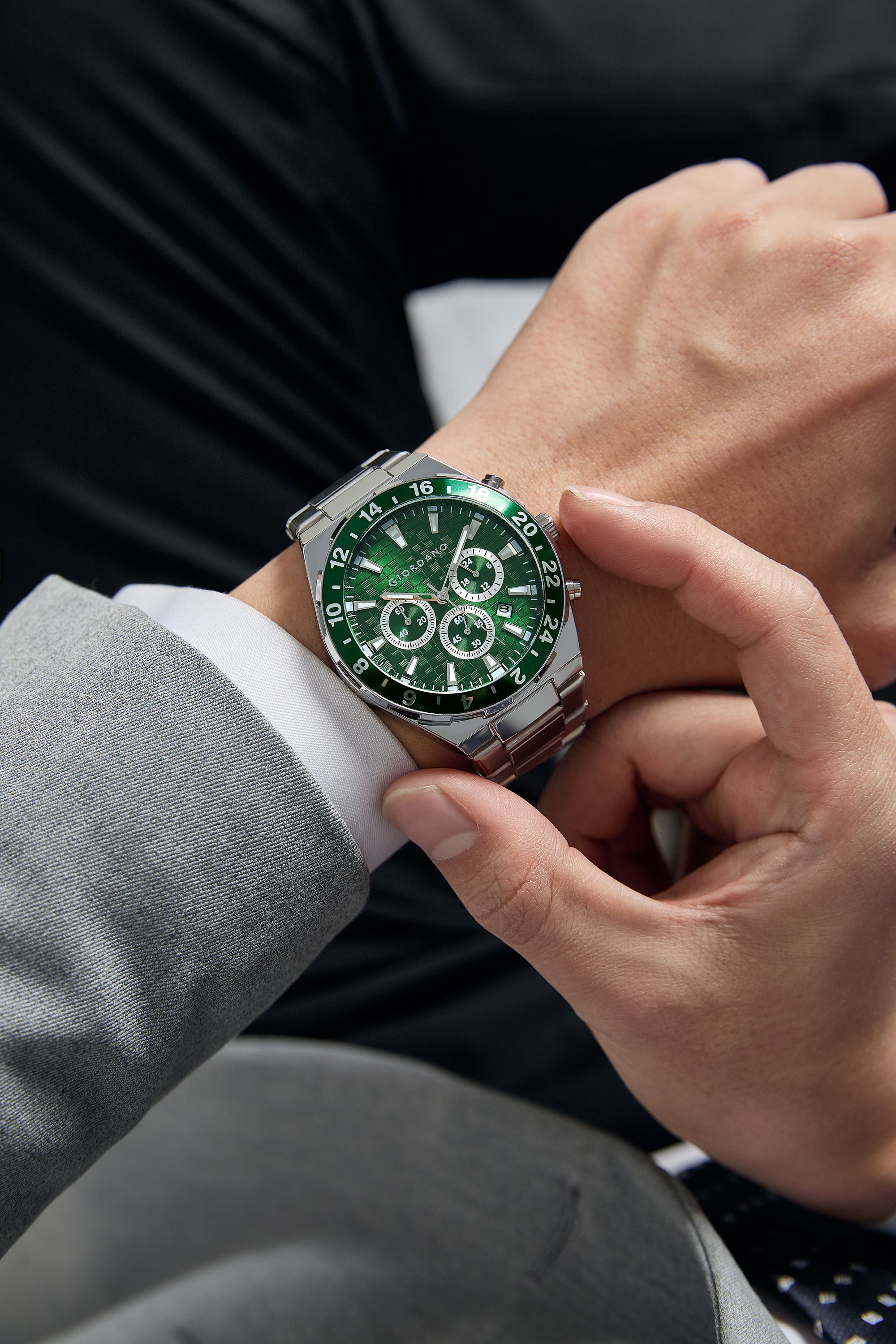 Giordano Chronograph Watch for Men with Texured Round Green Dial, Date Display and Tachymeter Bezel, Silver Stainless Steel Strap - GZ-50198-22