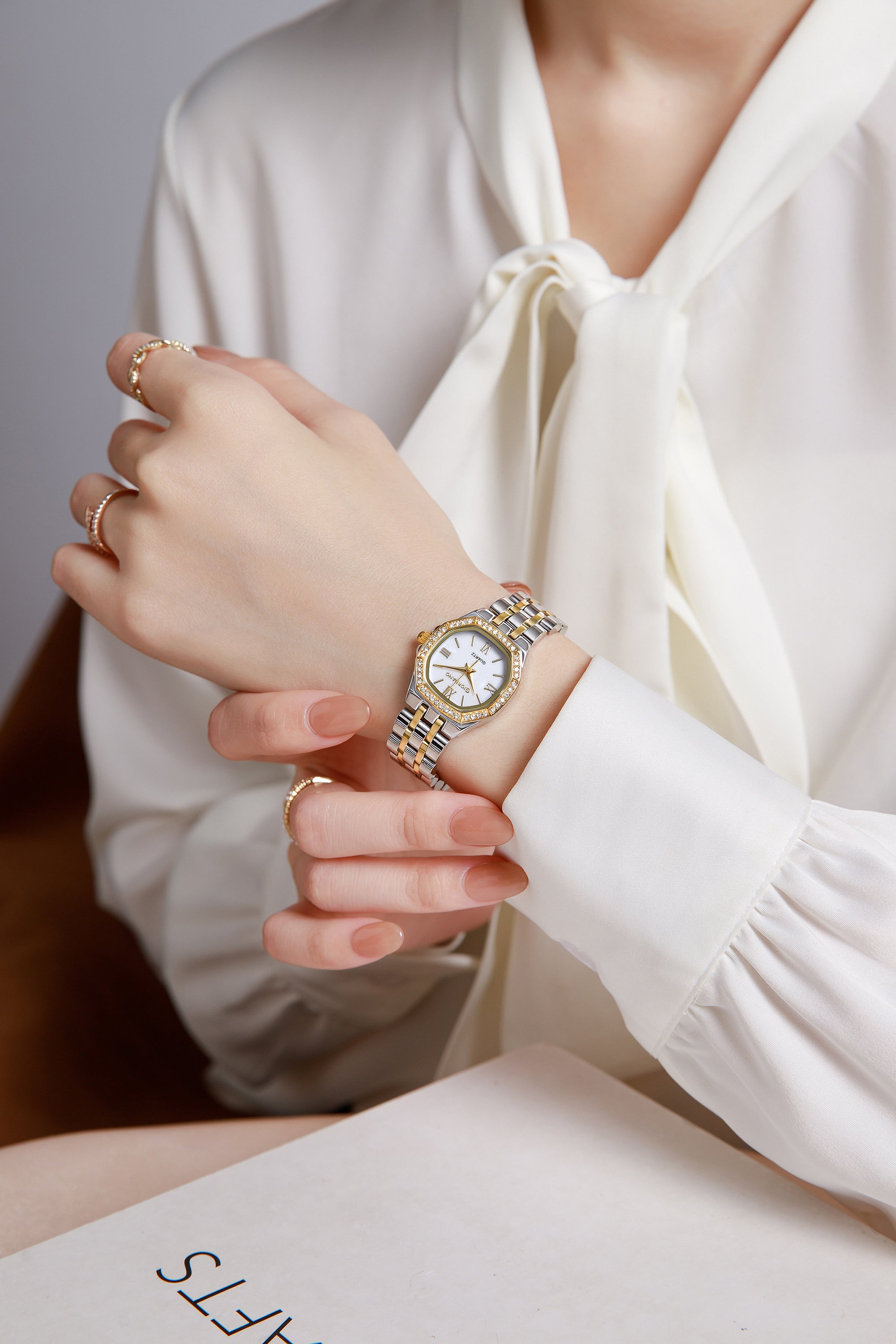 Giordano Analog Watch for Women with Silver Dial, Crystal Studded Bezel, Roman Indices & Stainless Steel Strap GZ-60162-44