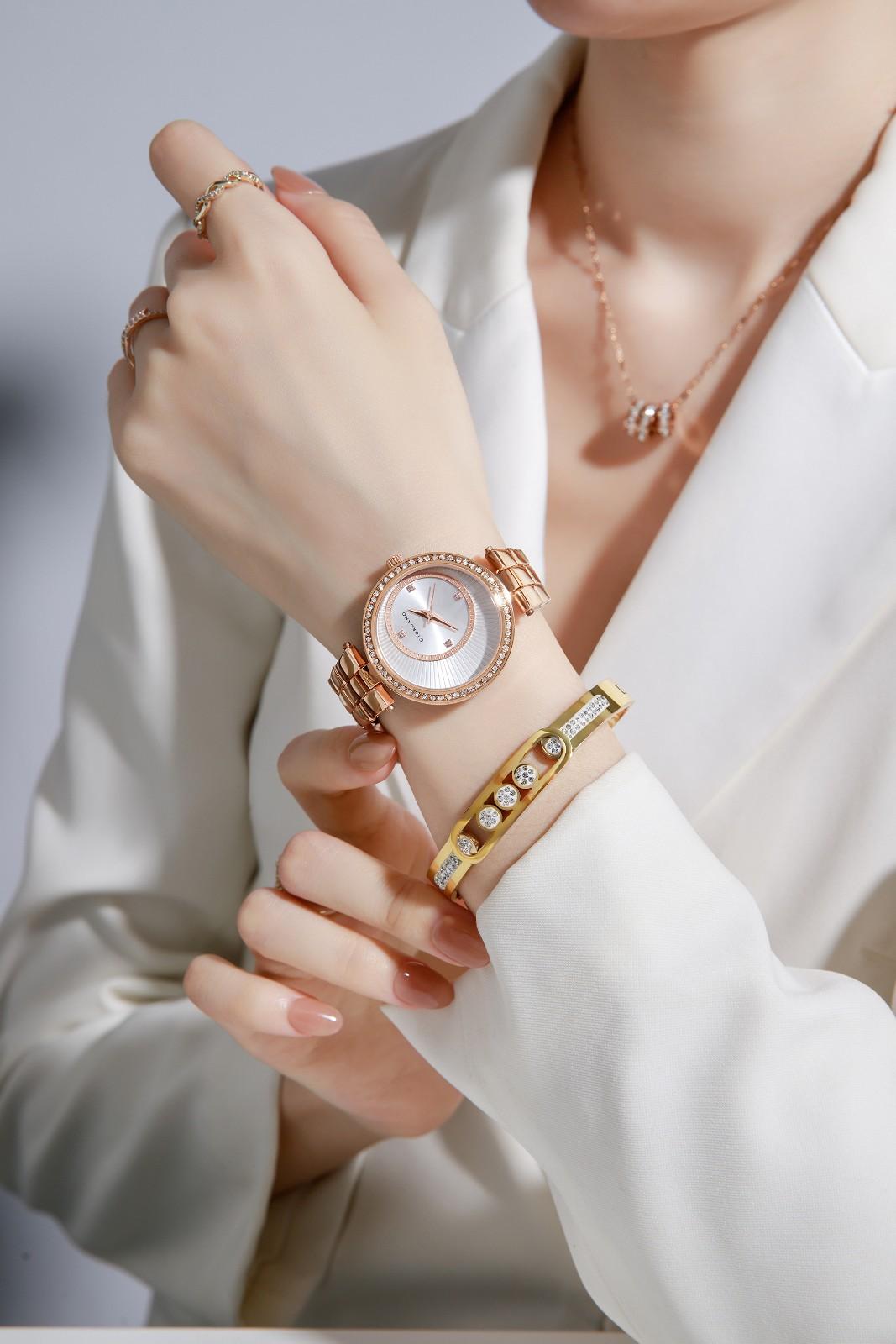 Giordano AW23 Collection Analog Stylish Wrist Watch for Women Water Resistant Classy Dial with Stainless Steel Case to Compliment Your Look | Ideal Gift for|Ladies|Girls - A2056-33