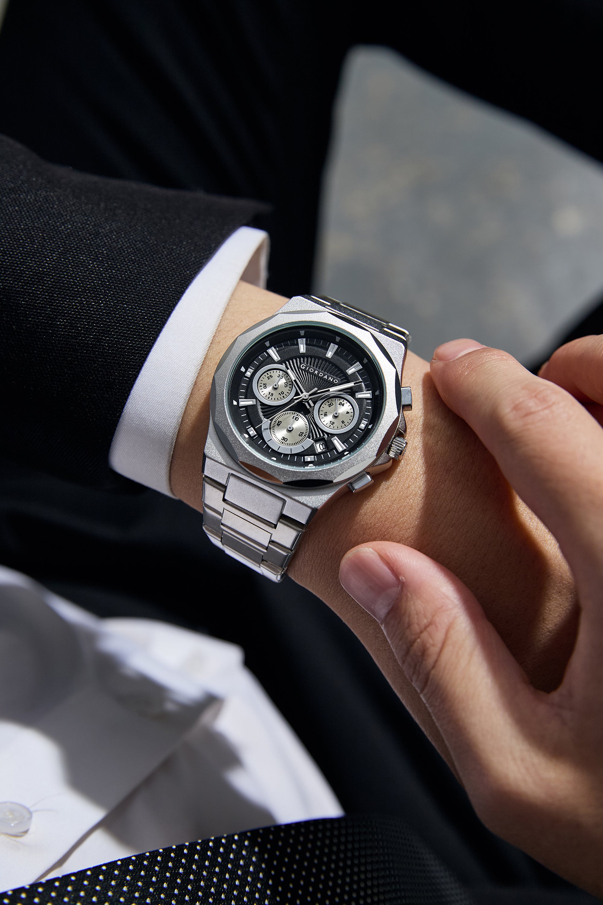 Giordano Chronograph Analog Quartz Watch for Men with Textured Round Black Dial, Date Function, Luminous Hands and Markers, Silver Stainless Steel Strap - GZ-50199-11