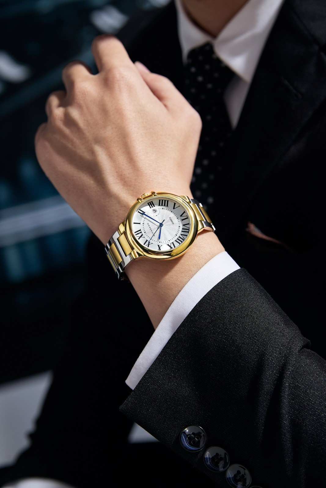 Giordano Analog Quartz Watch for Men – Stainless Steel Strap, Textured Dial with Roman Numerals, Blue Hands, Date Display - GZ-50187-22