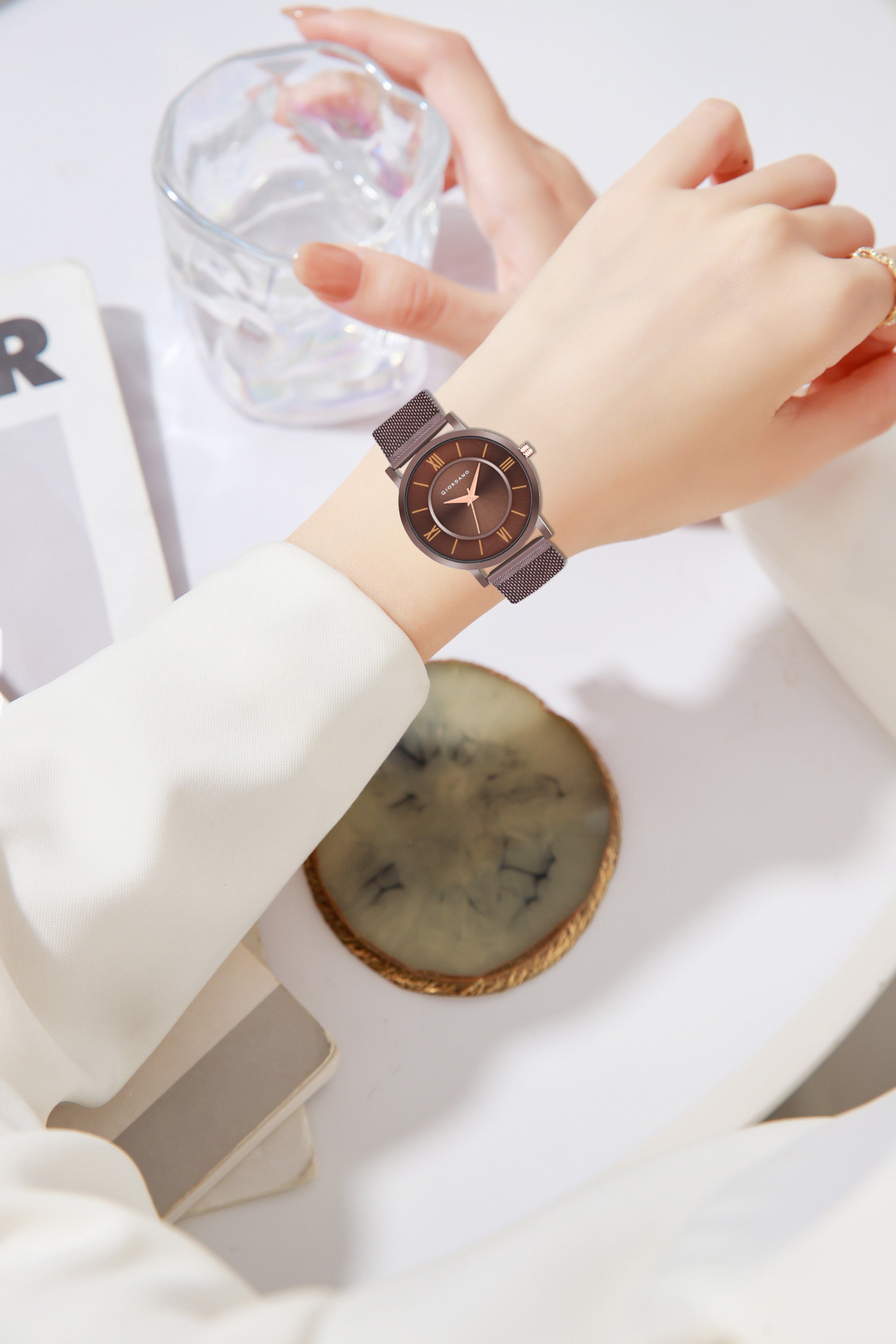 Giordano Rose Gold  Analog Stylish Watch for Couple with Stylish dial with Roman Indicess and mesh Metal Strap GD-1172-SETA-55