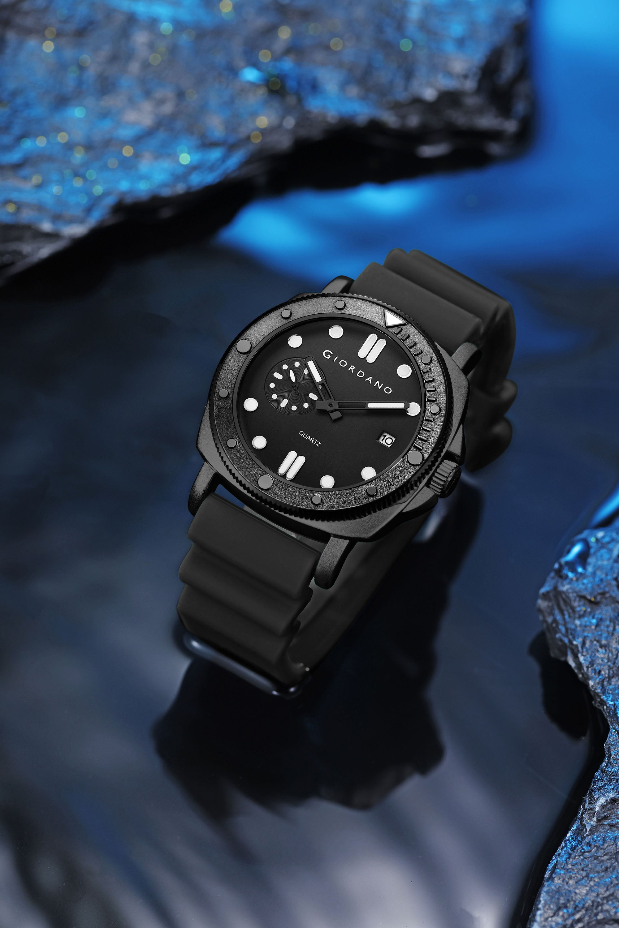 Giordano Analog Quartz Watch for Men with Round Dial, Luminous Hours Markers, Date Display, Small Seconds Sub-Dial and Wavy Pattern Silicone Strap - GZ-50214-01