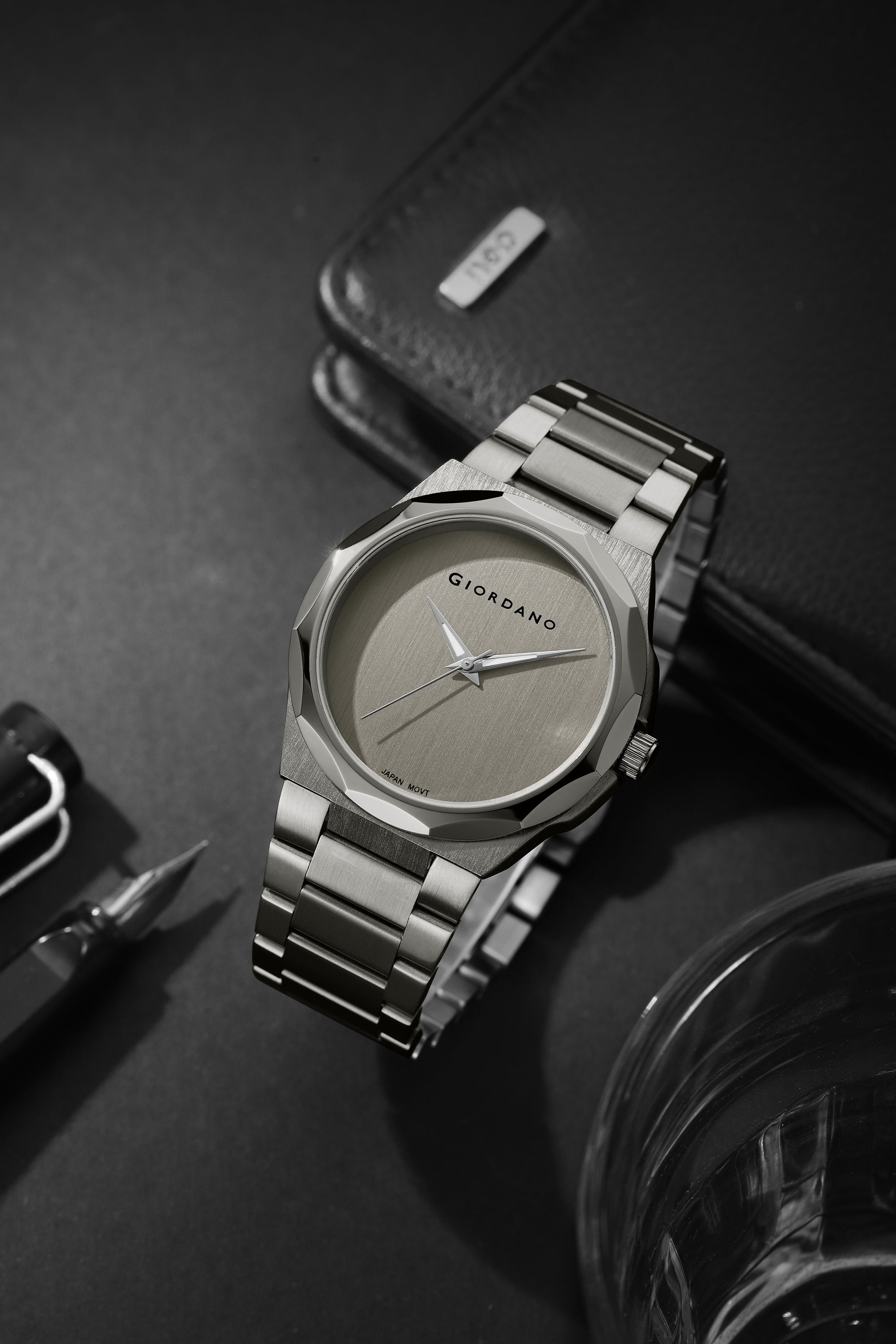 Giordano Classic Formal Analog Quartz Watch for Men with Grey Sunray Round Dial, Minimalist Markerless Design, Luminous Hands, Quartz Movement and Grey Stainless Steel Strap - GZ-50189-33