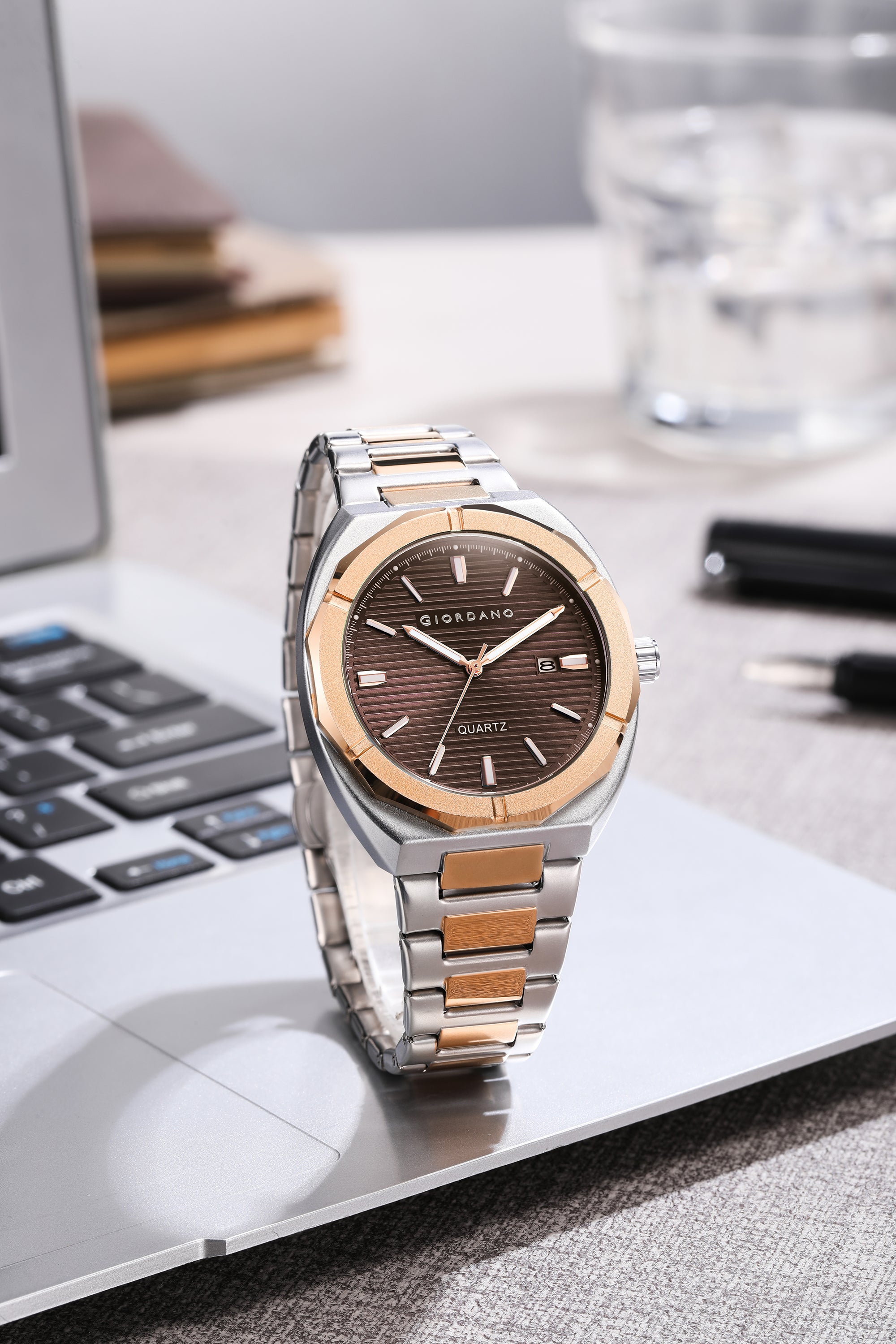 Giordano Modern Watch for Men – Round Brown Textured Dial, Date Display and Stainless Steel Strap - GZ-50141-66