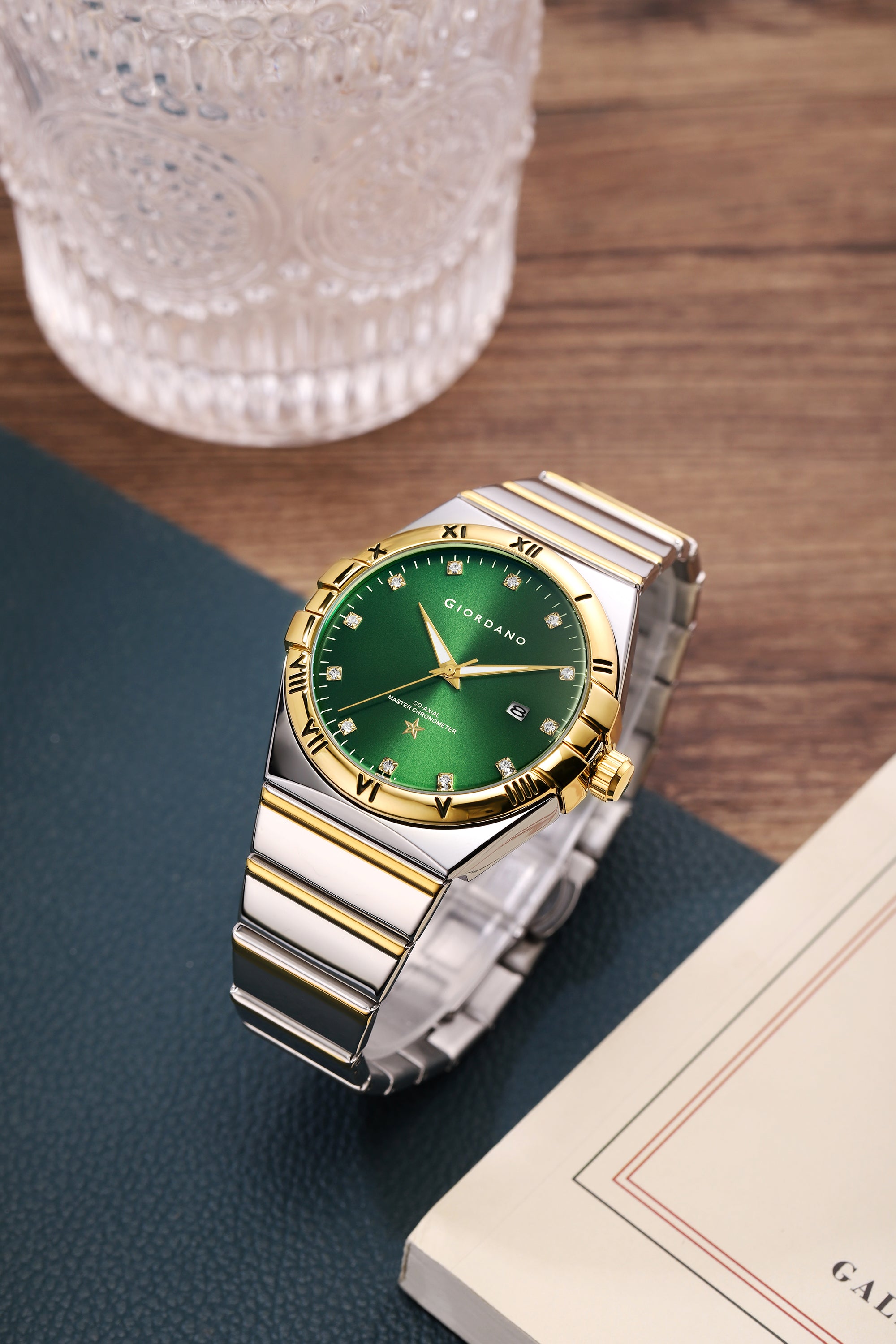 Giordano Analog Watch for Men Round Green Dial with Crystal Markers, Roman Bezel, Date Display & Stainless Steel Strap GZ-50220-33