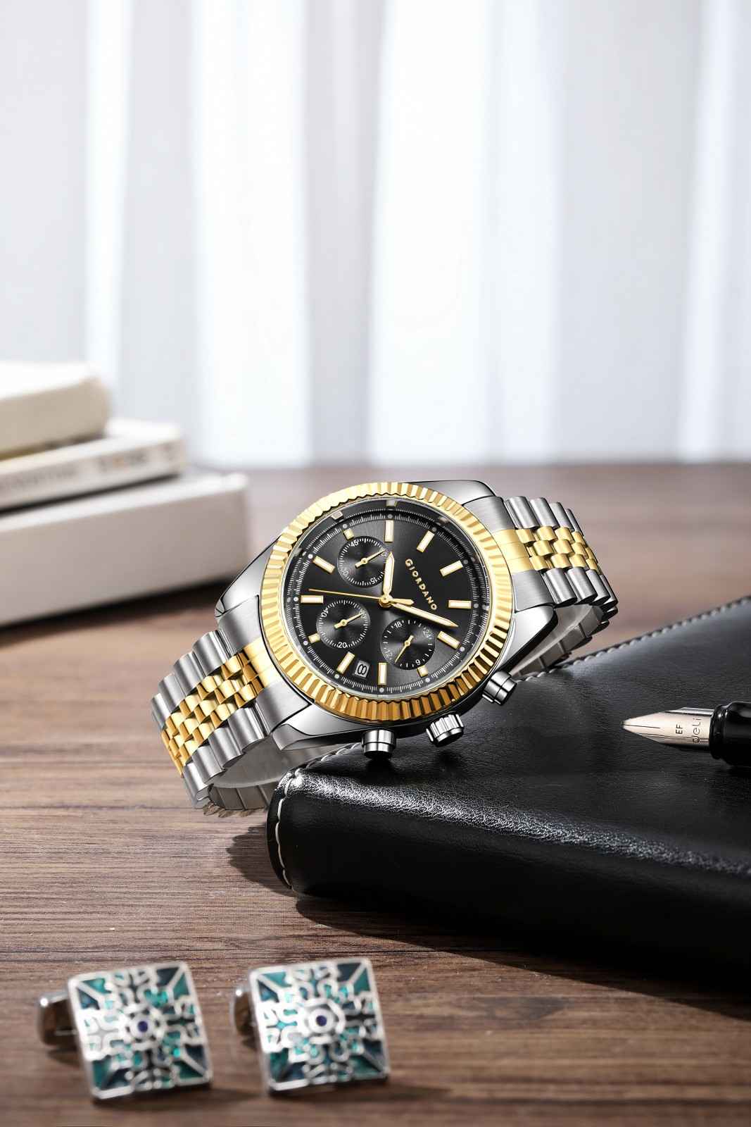 Giordano Chronograph Analog Watch for Men – Textured Bezel, Luminous Index Markers, Stainless Steel Strap & Date Display GZ-50164-33
