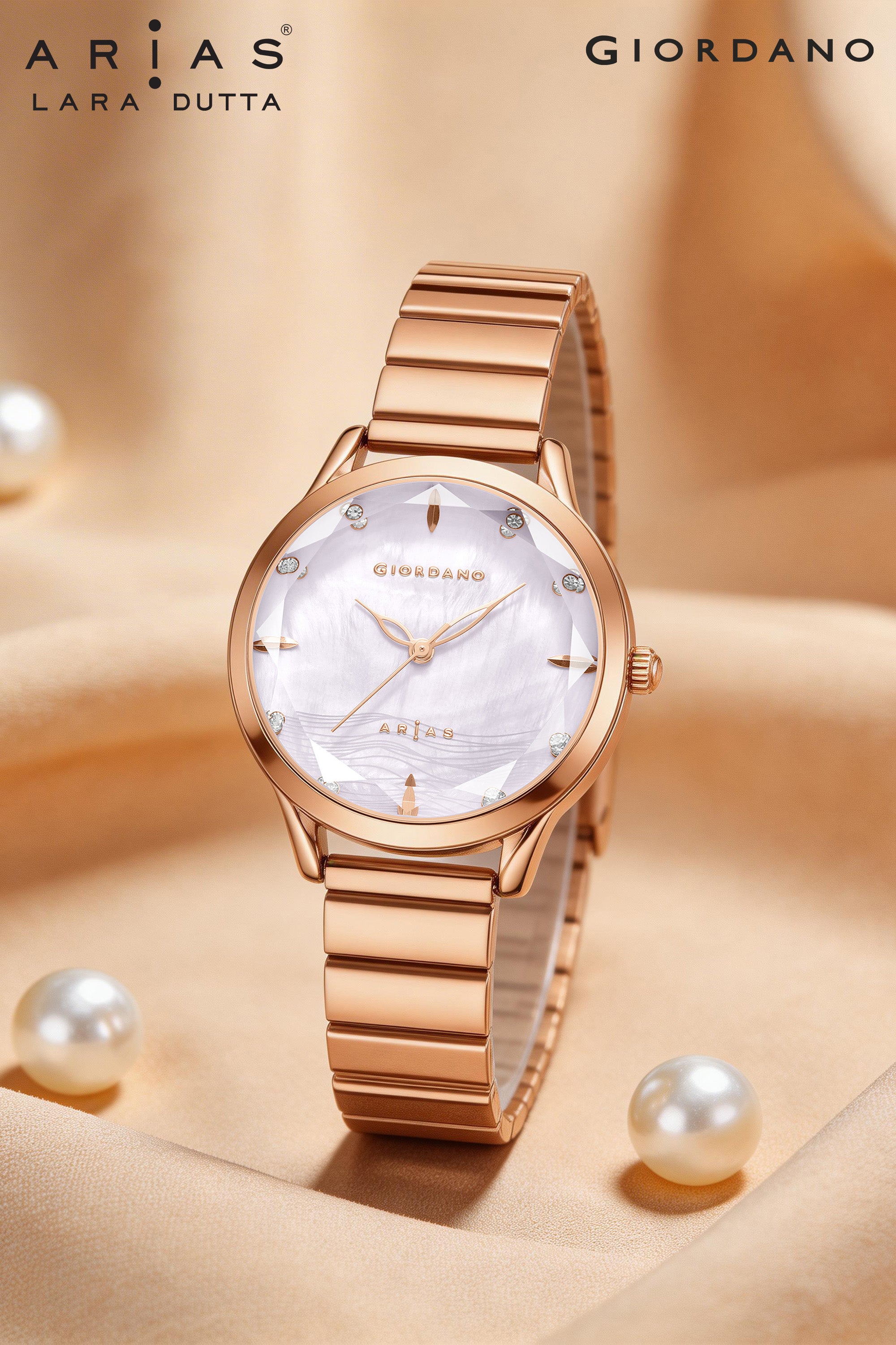 Giordano Arias Lara Dutta Signature Collection महिलाओं के लिए एनालॉग क्वार्ट्ज़ घड़ी जिसमें मदर-ऑफ-पर्ल कट ग्लास डायल, क्रिस्टल आवर मार्कर और स्टेनलेस स्टील ब्रेसलेट स्ट्रैप GZ-60177-33