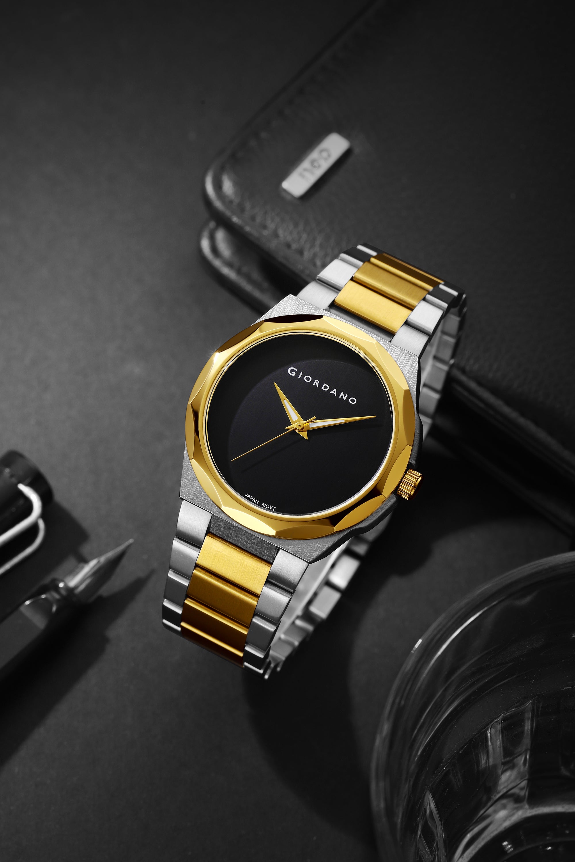 Giordano Classic Formal Analog Quartz Watch for Men with Black Sunray Round Dial, Minimalist Markerless Design, Luminous Hands, Quartz Movement and Two-Tone Stainless Steel Strap - GZ-50189-55