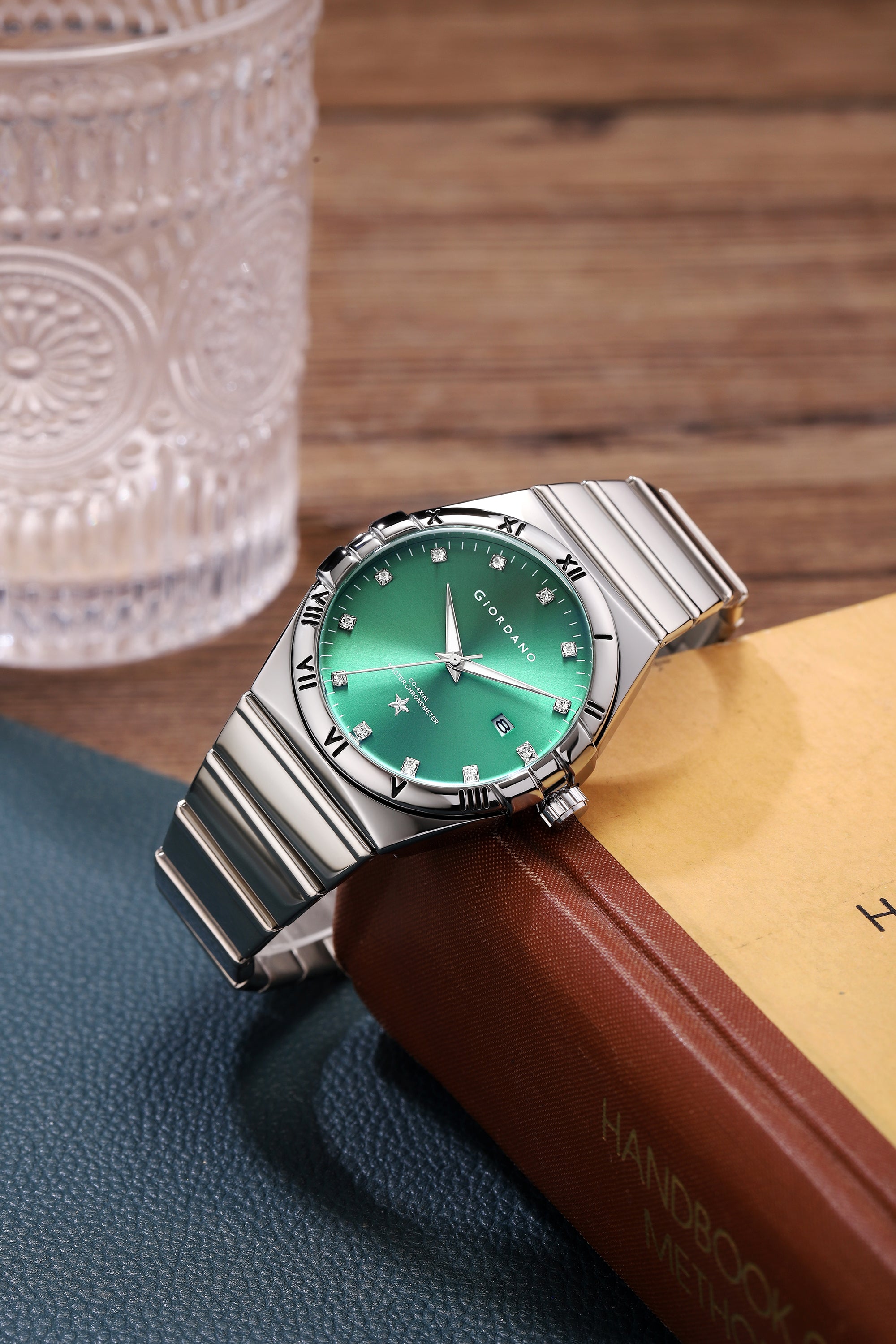 Giordano Analog Watch for Men Round Green Dial with Crystal Markers, Roman Bezel, Date Display & Stainless Steel Strap GZ-50220-22