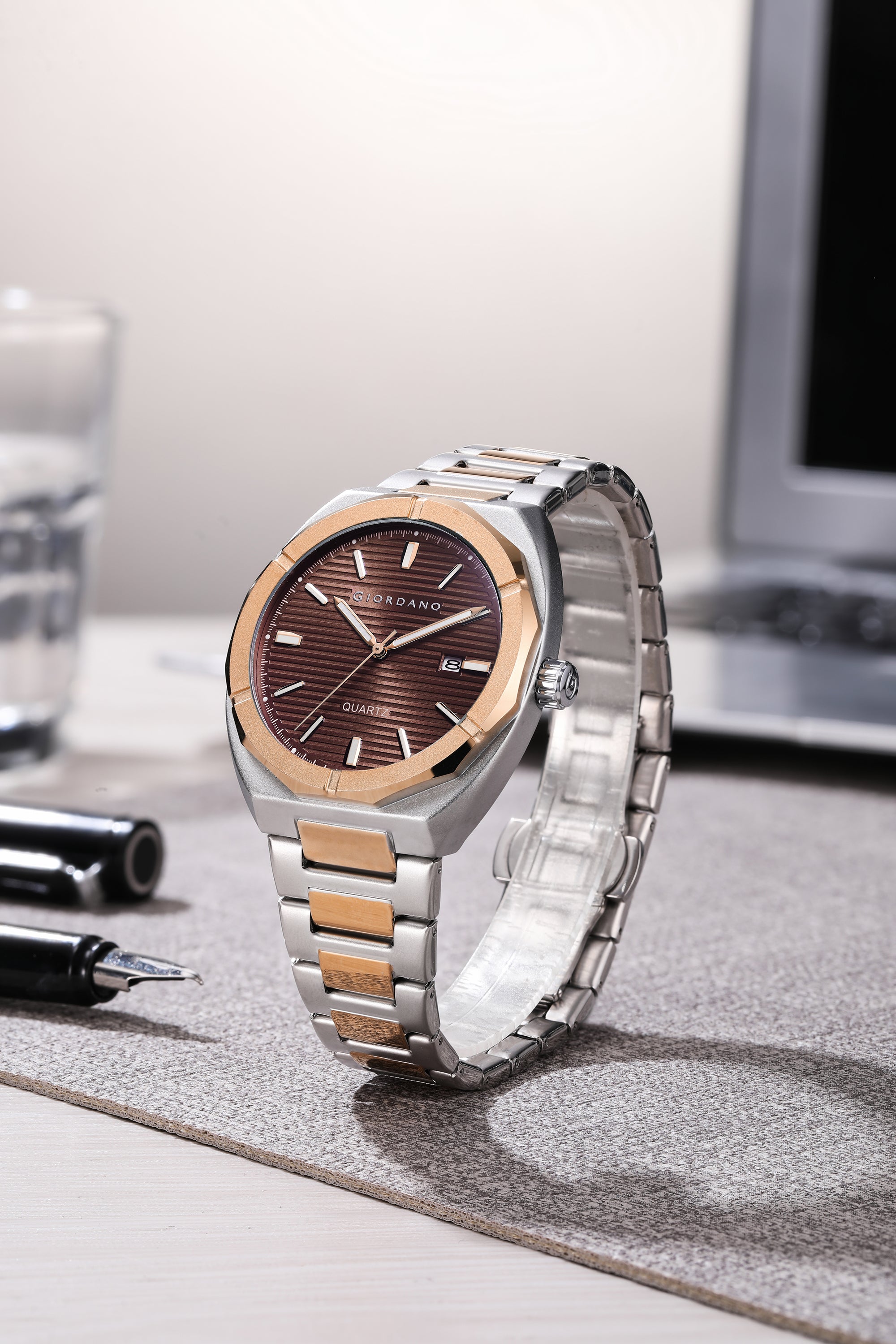 Giordano Modern Watch for Men – Round Brown Textured Dial, Date Display and Stainless Steel Strap - GZ-50141-66