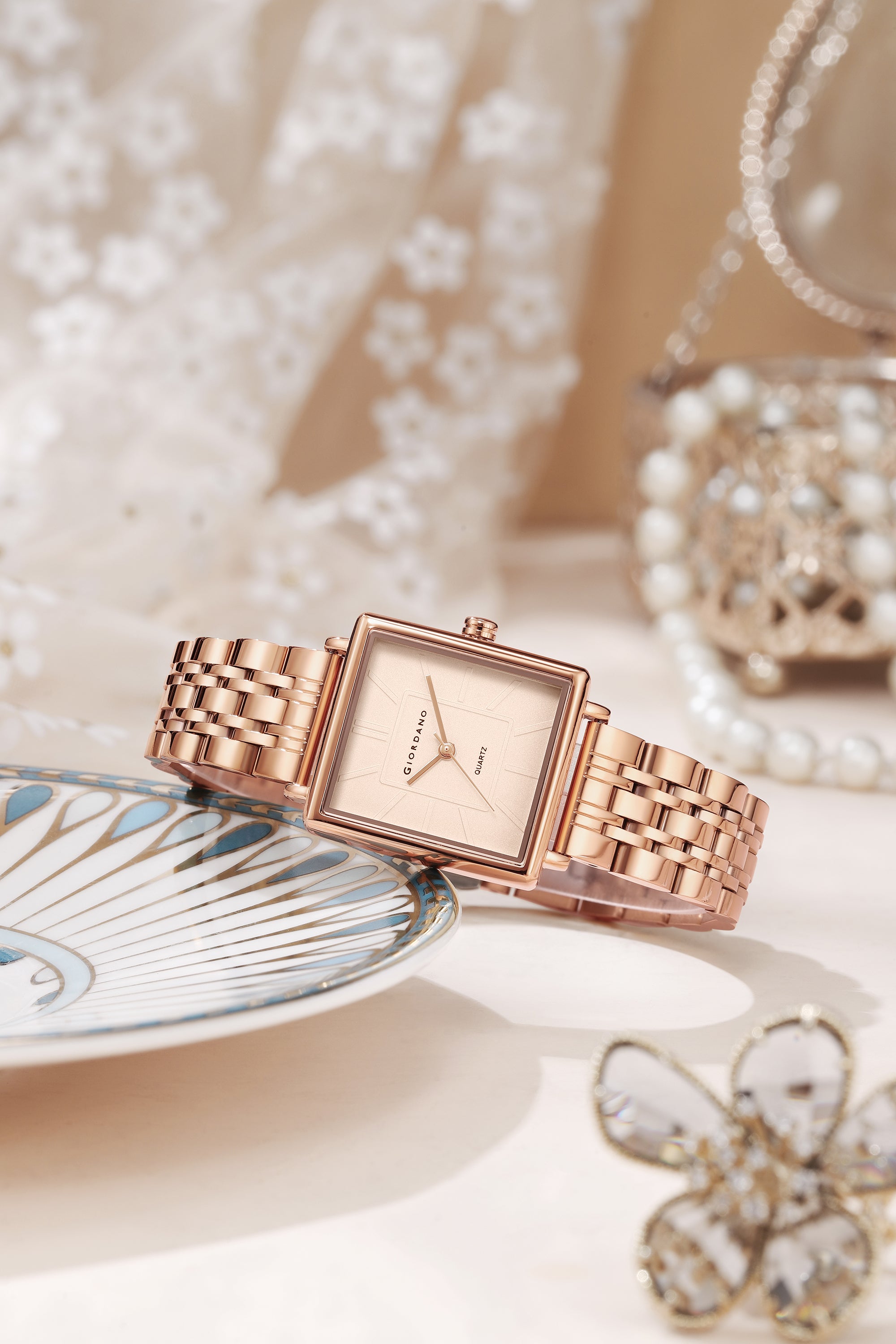 Giordano Rose Gold Analog Quartz Watch Gift Set for Women – 3 Piece Combo with Rose Gold Mother of Pearl Fan Pendant Necklace & Crystal Heart Charm Bangle Bracelet, Fashion Jewelry Set - GZ-60180-22