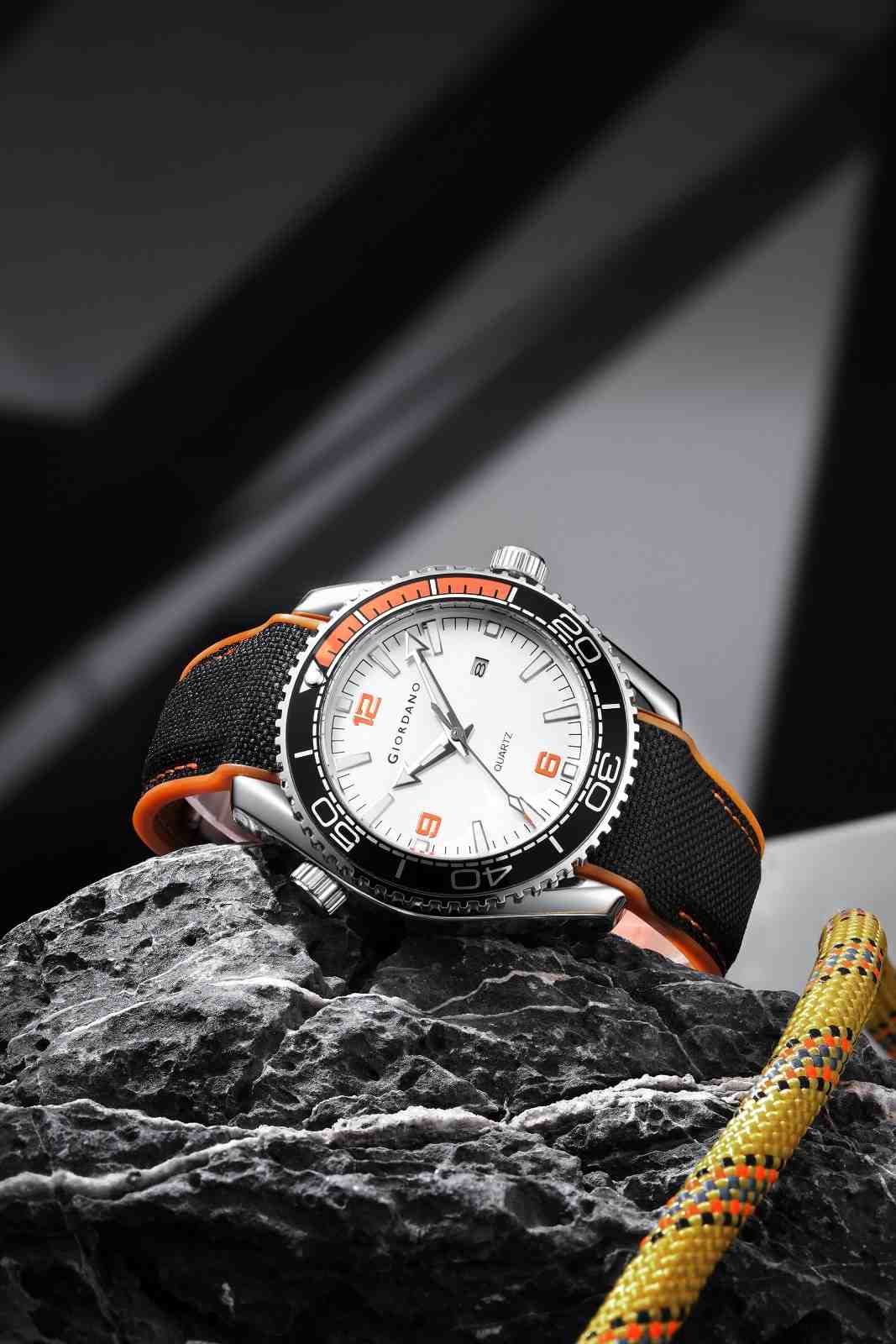 Giordano Analog Quartz Watch For Men – Round Dial with Rotating Bezel, Luminous Hour Markers, Silicone Strap, Date Display GZ-50159-01
