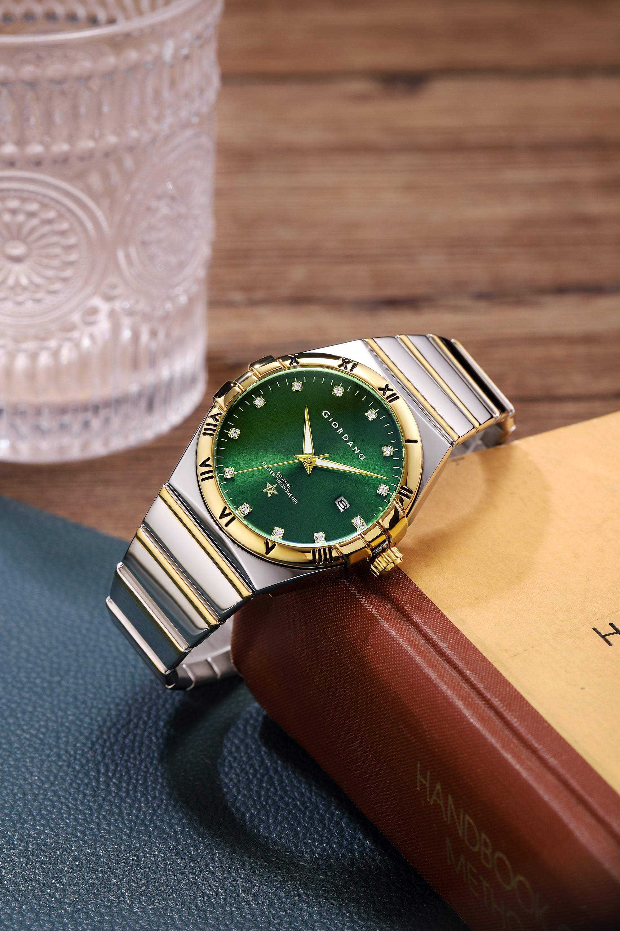 Giordano Analog Watch for Men Round Green Dial with Crystal Markers, Roman Bezel, Date Display & Stainless Steel Strap GZ-50220-33