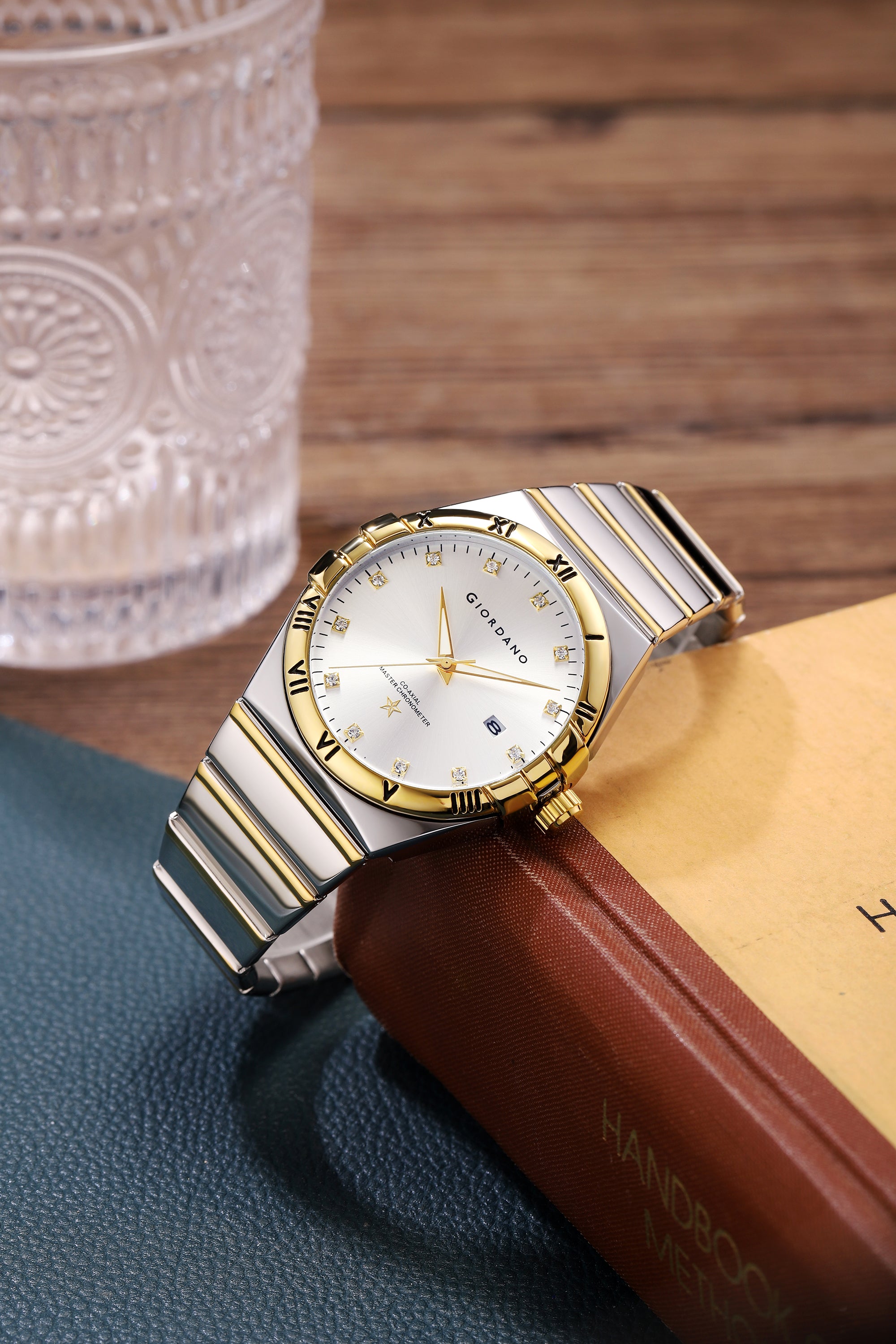 Giordano Analog Watch for Men Round Silver Dial with Crystal Markers, Roman Bezel, Date Display & Stainless Steel Strap GZ-50220-44