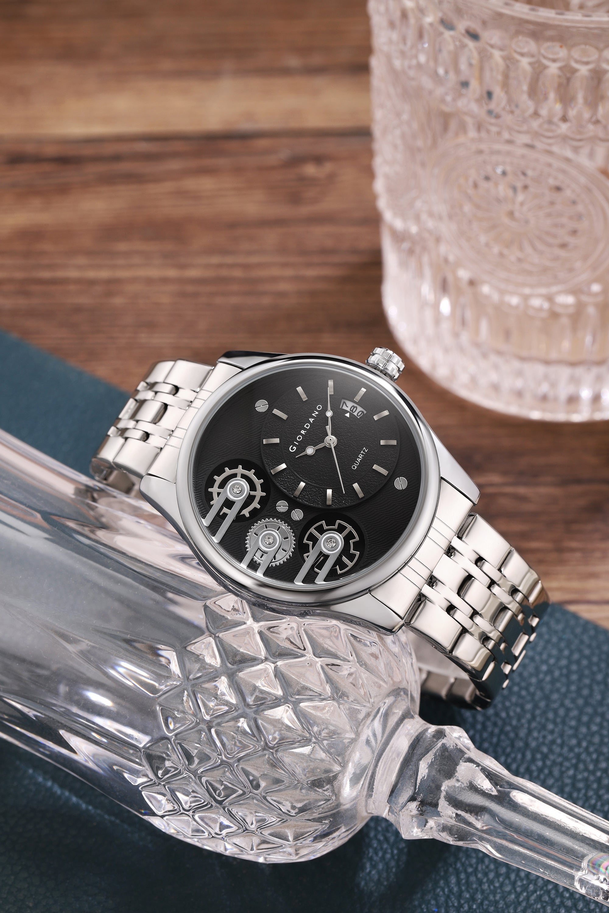Giordano Analog Watch for Men with Round Black Dial, Gear-Inspired Design, Date Display & Stainless Steel Strap GZ-50222-11