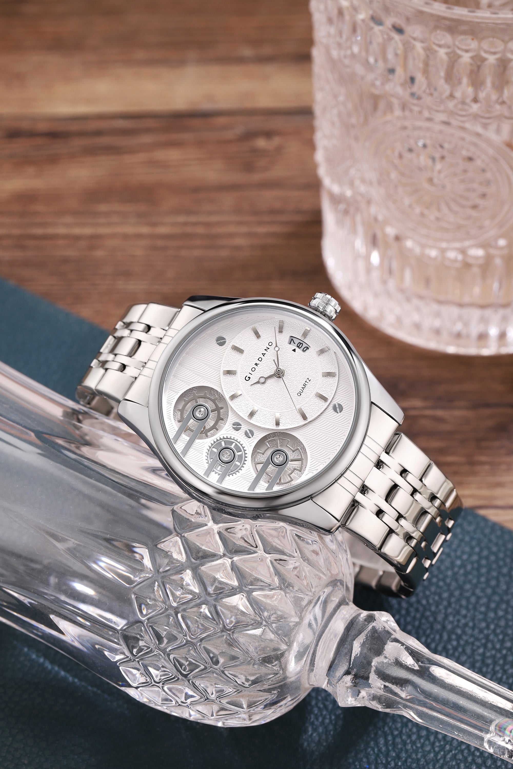 Giordano Analog Watch for Men with Round White Dial, Gear-Inspired Design, Date Display & Stainless Steel Strap GZ-50222-22