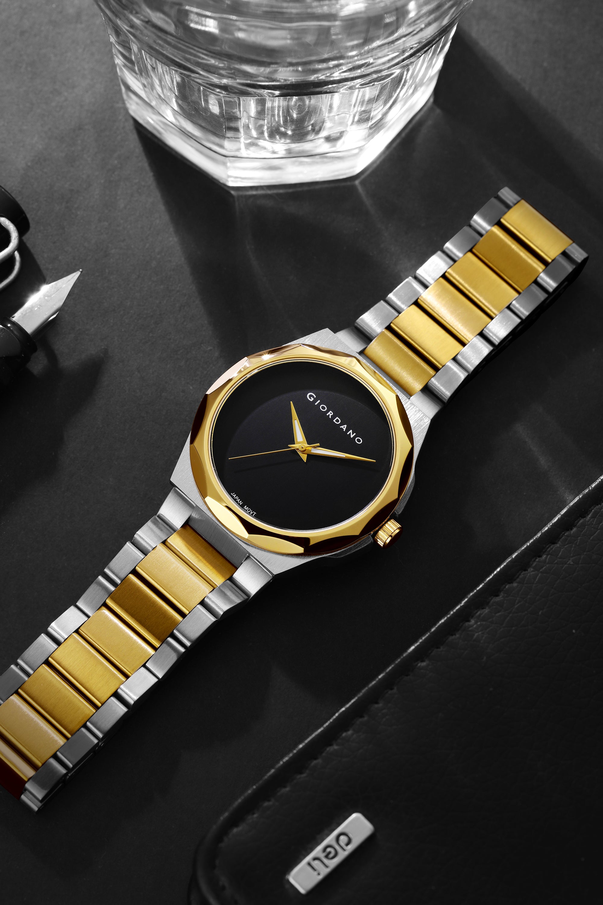 Giordano Classic Formal Analog Quartz Watch for Men with Black Sunray Round Dial, Minimalist Markerless Design, Luminous Hands, Quartz Movement and Two-Tone Stainless Steel Strap - GZ-50189-55