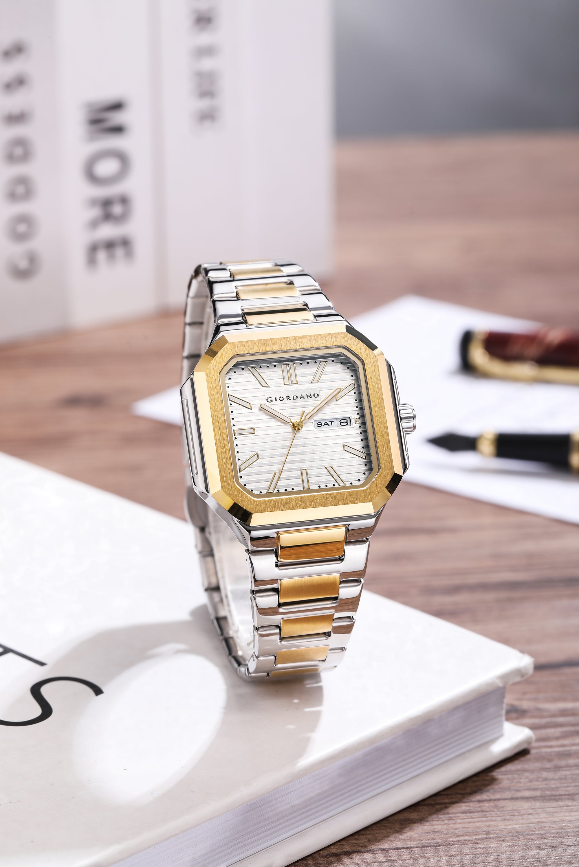 Giordano Square formal Watch for men – Textured Dial,Day & Date Display and Stylish stainless steel strap GZ-50140-22