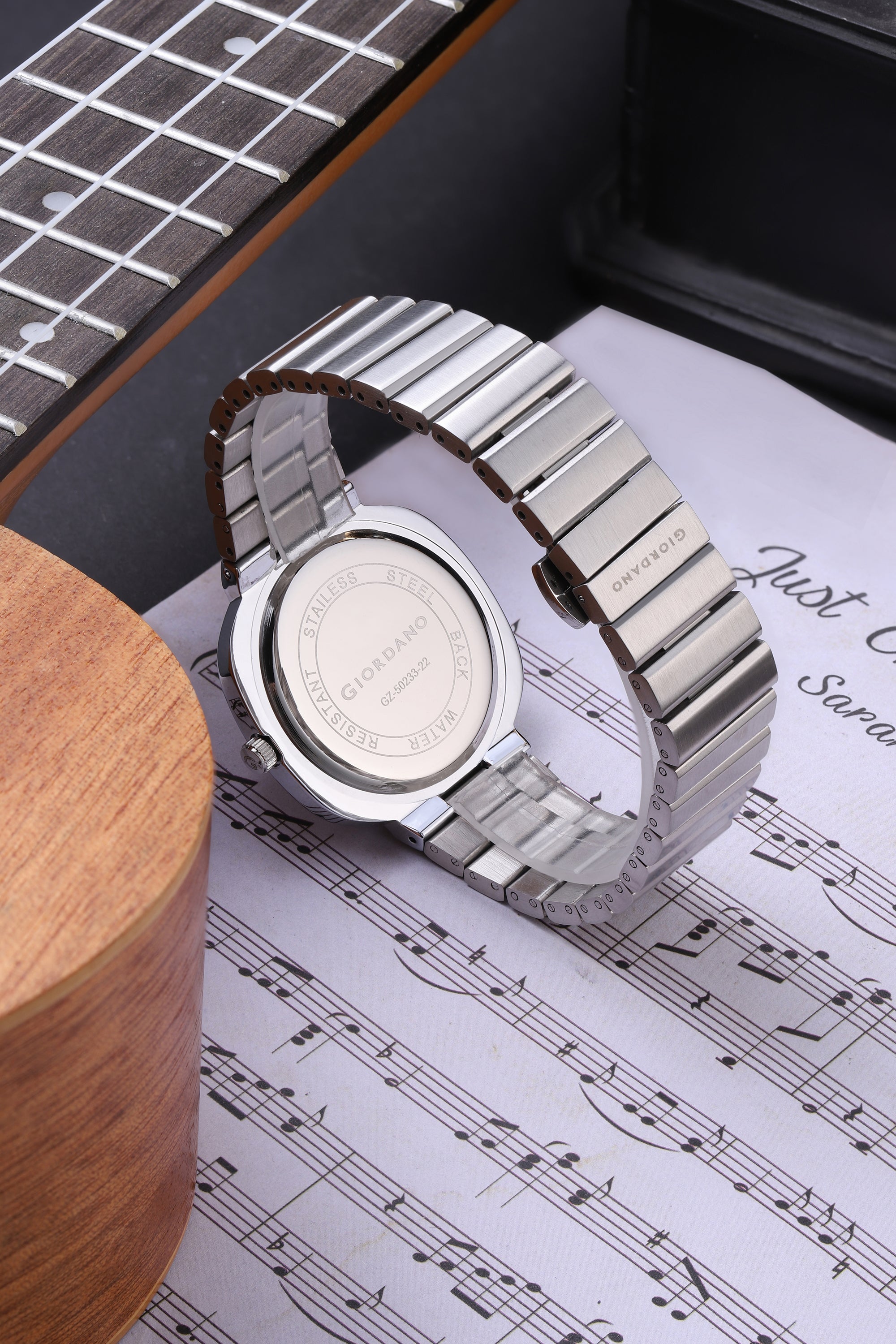 Giordano Analog Quartz Watch for Men with White Round Dial, Baton Hour Markers and Silver Stainless Steel Expansion Bracelet Strap - GZ-50233-22