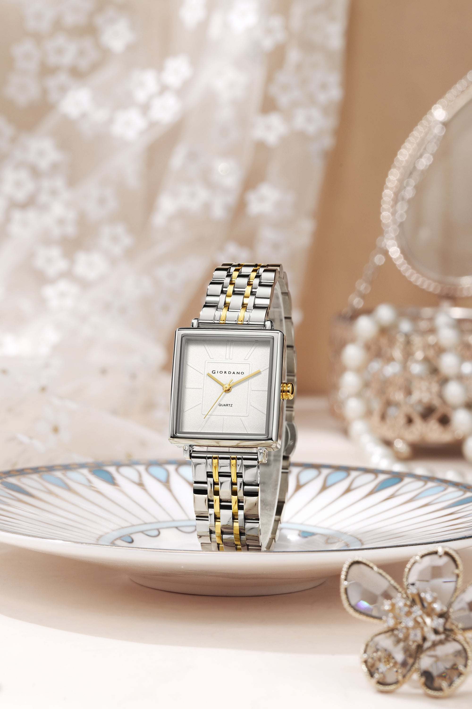 Giordano Silver & Gold Analog Quartz Watch Gift Set for Women – 3 Piece Combo with Rose Gold Mother of Pearl Fan Pendant Necklace & Crystal Heart Charm Bangle Bracelet, Fashion Jewelry Set GZ-60180-33