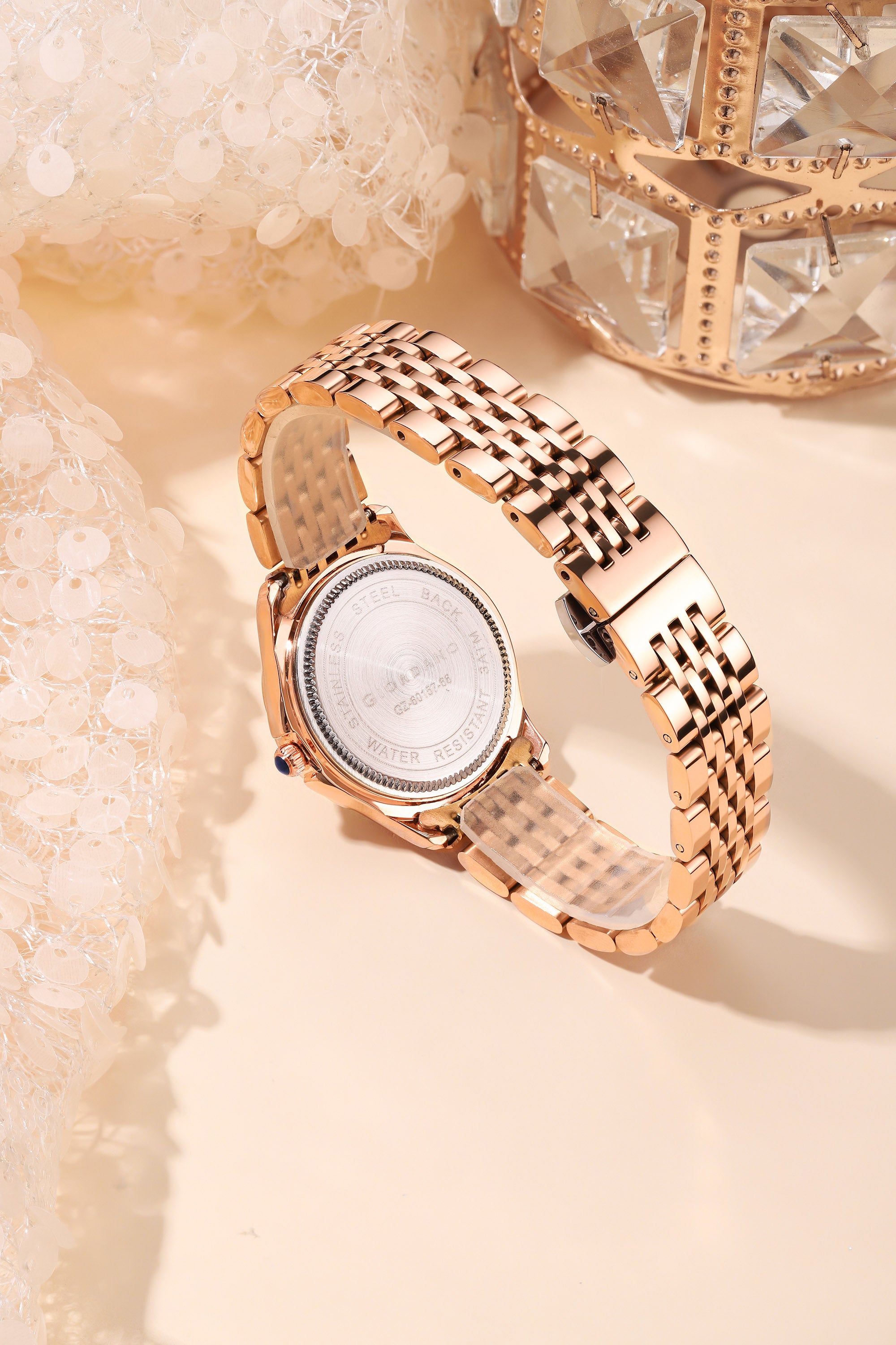 Giordano Analog Watch for Women with Bangle Gift Set - Round Diamond-Style Crystal Dial, Quartz Movement and Rose Gold Stainless Steel Strap - GZ-60157-66