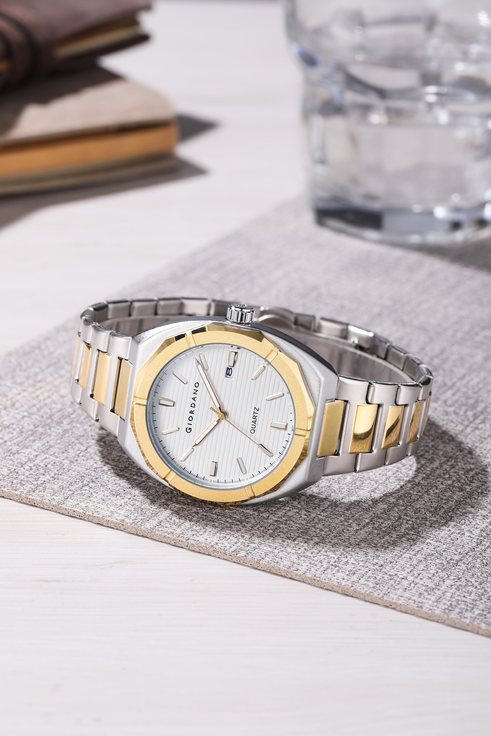 Giordano Modern  Watch for men – Textured Dial, Date Display and Stainless Steel Strap GZ-50141-44