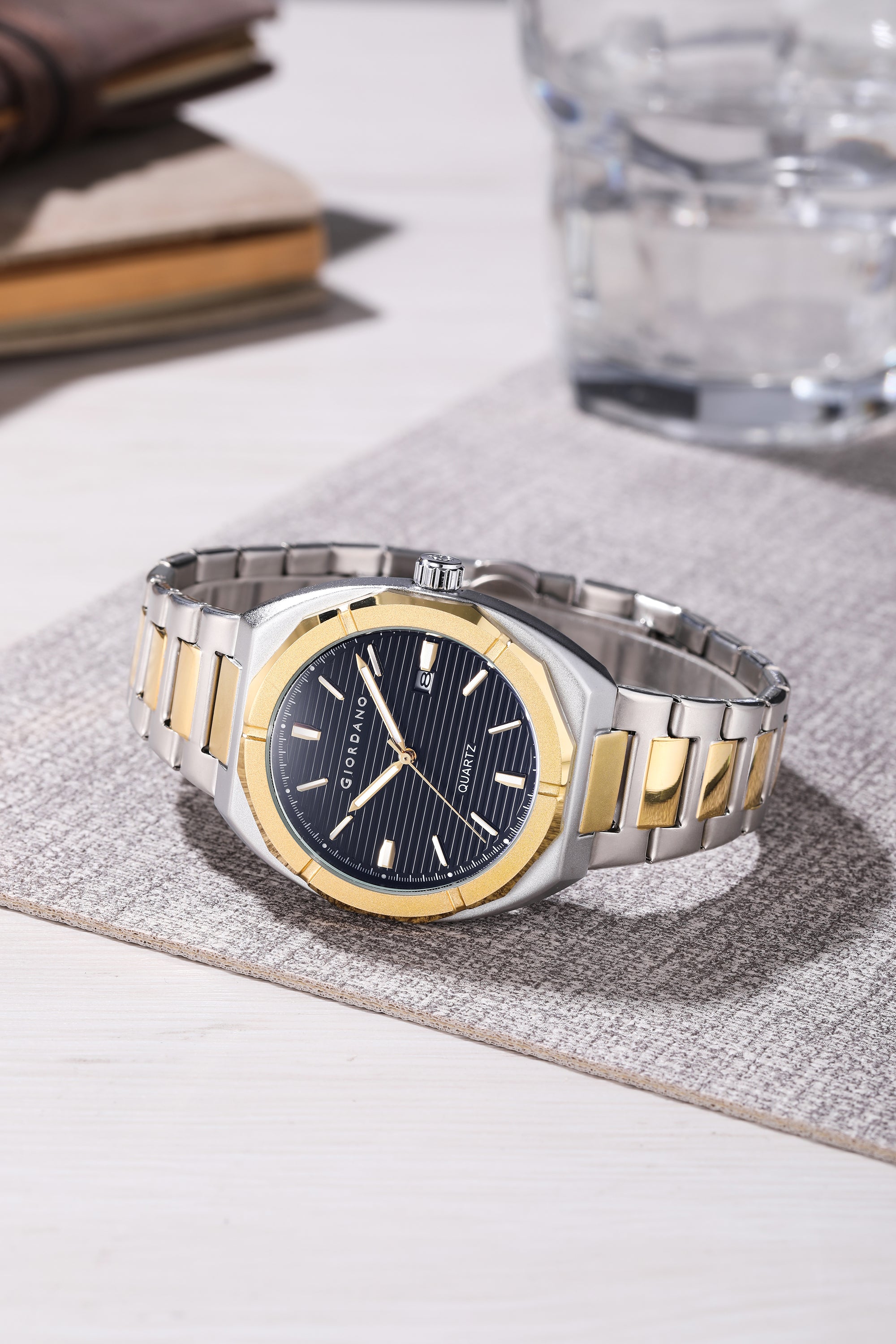Giordano Modern  Watch for men – Textured Dial, Date Display and Stainless Steel Strap GZ-50141-33