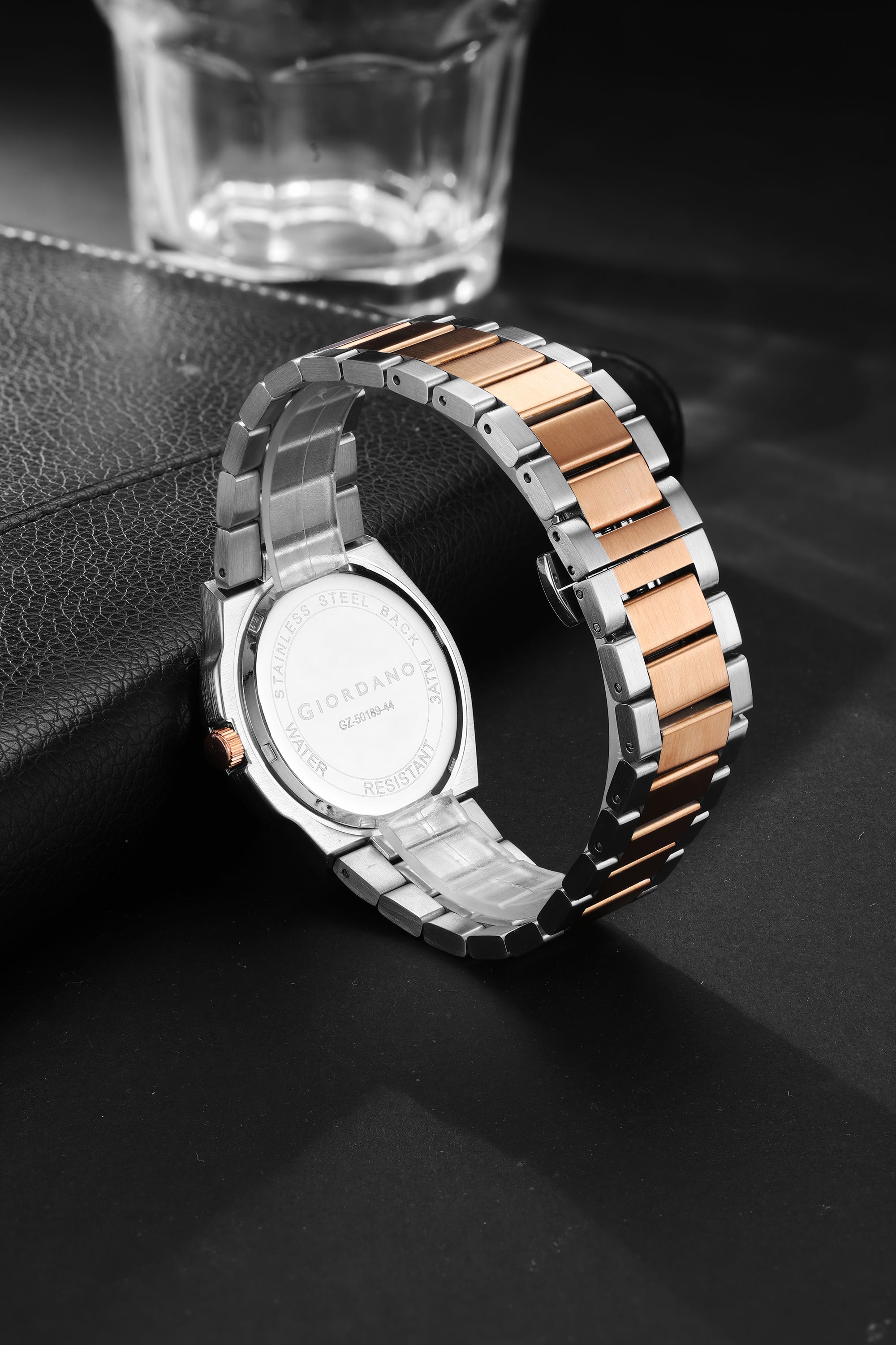 Giordano Classic Formal Analog Quartz Watch for Men with Grey Sunray Round Dial, Minimalist Markerless Design, Luminous Hands, Quartz Movement and Two-Tone Stainless Steel Strap - GZ-50189-44