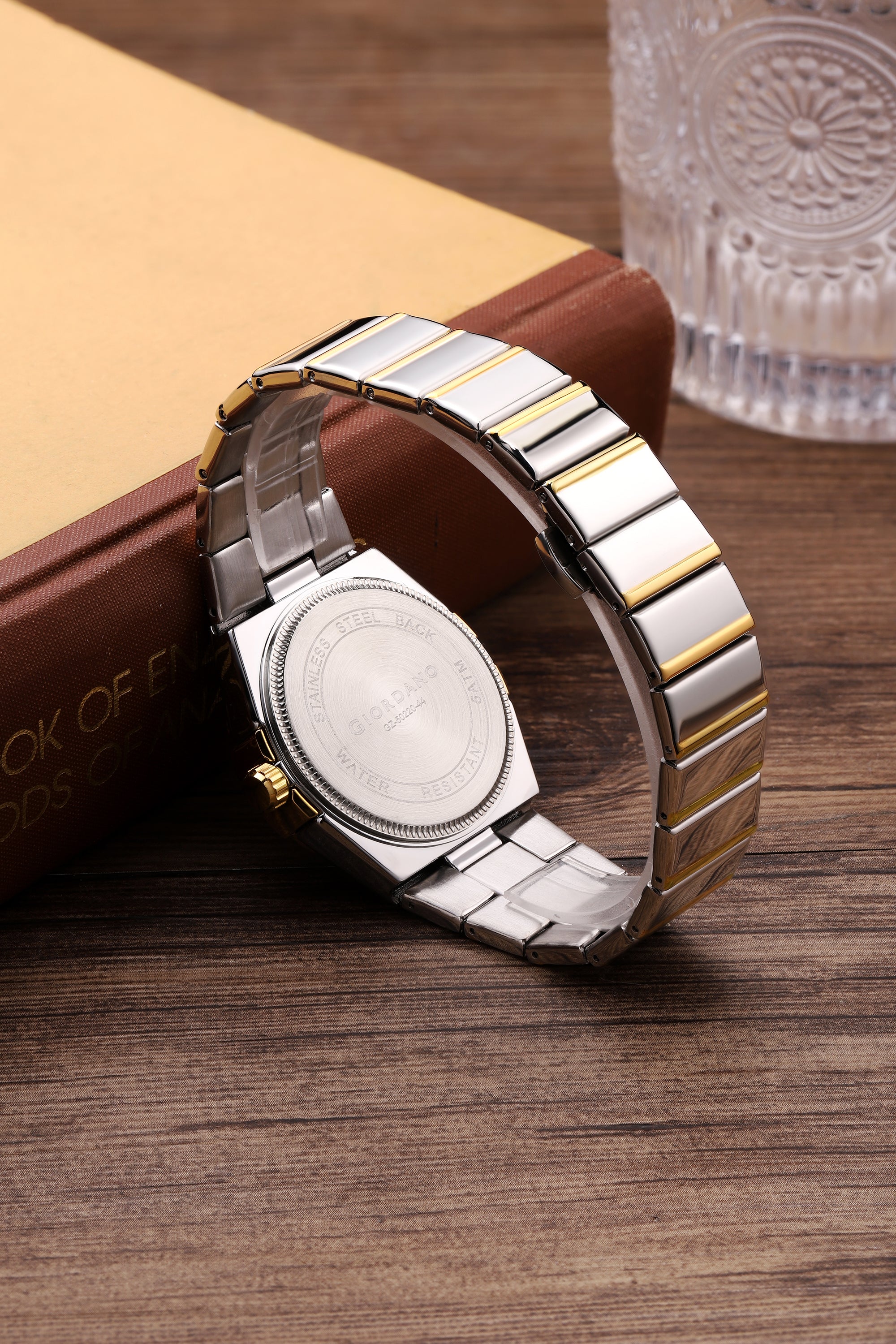 Giordano Analog Watch for Men Round Silver Dial with Crystal Markers, Roman Bezel, Date Display & Stainless Steel Strap GZ-50220-44