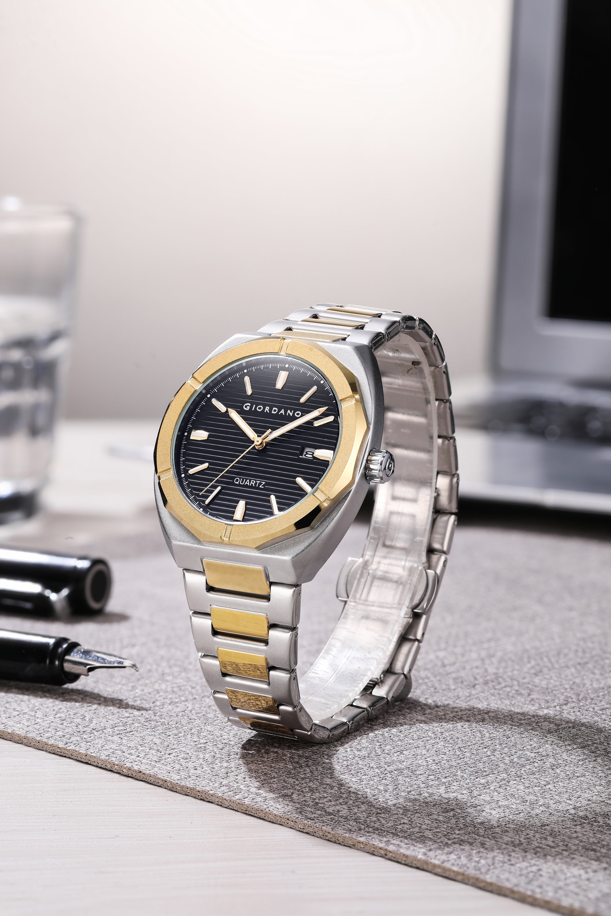 Giordano Modern  Watch for men – Textured Dial, Date Display and Stainless Steel Strap GZ-50141-33