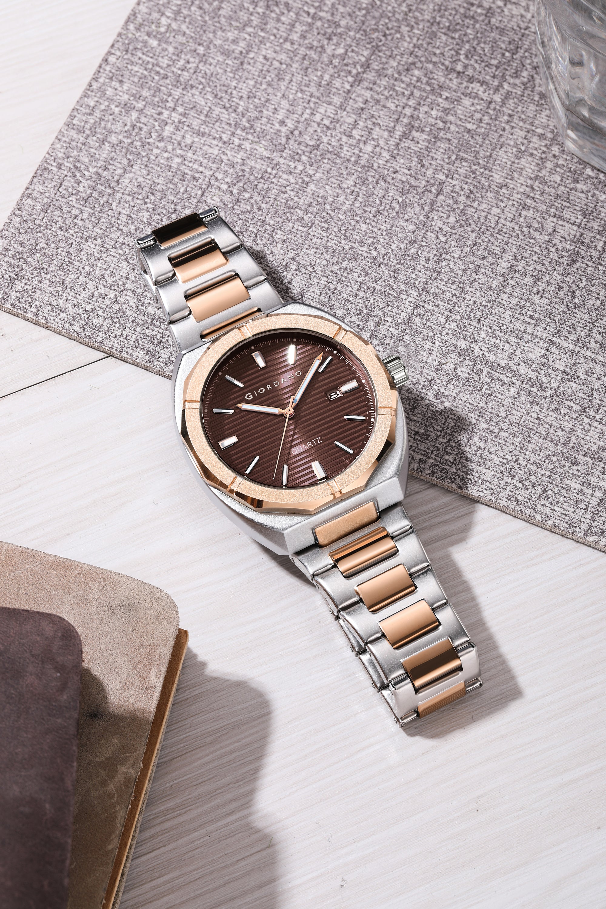 Giordano Modern Watch for Men – Round Brown Textured Dial, Date Display and Stainless Steel Strap - GZ-50141-66