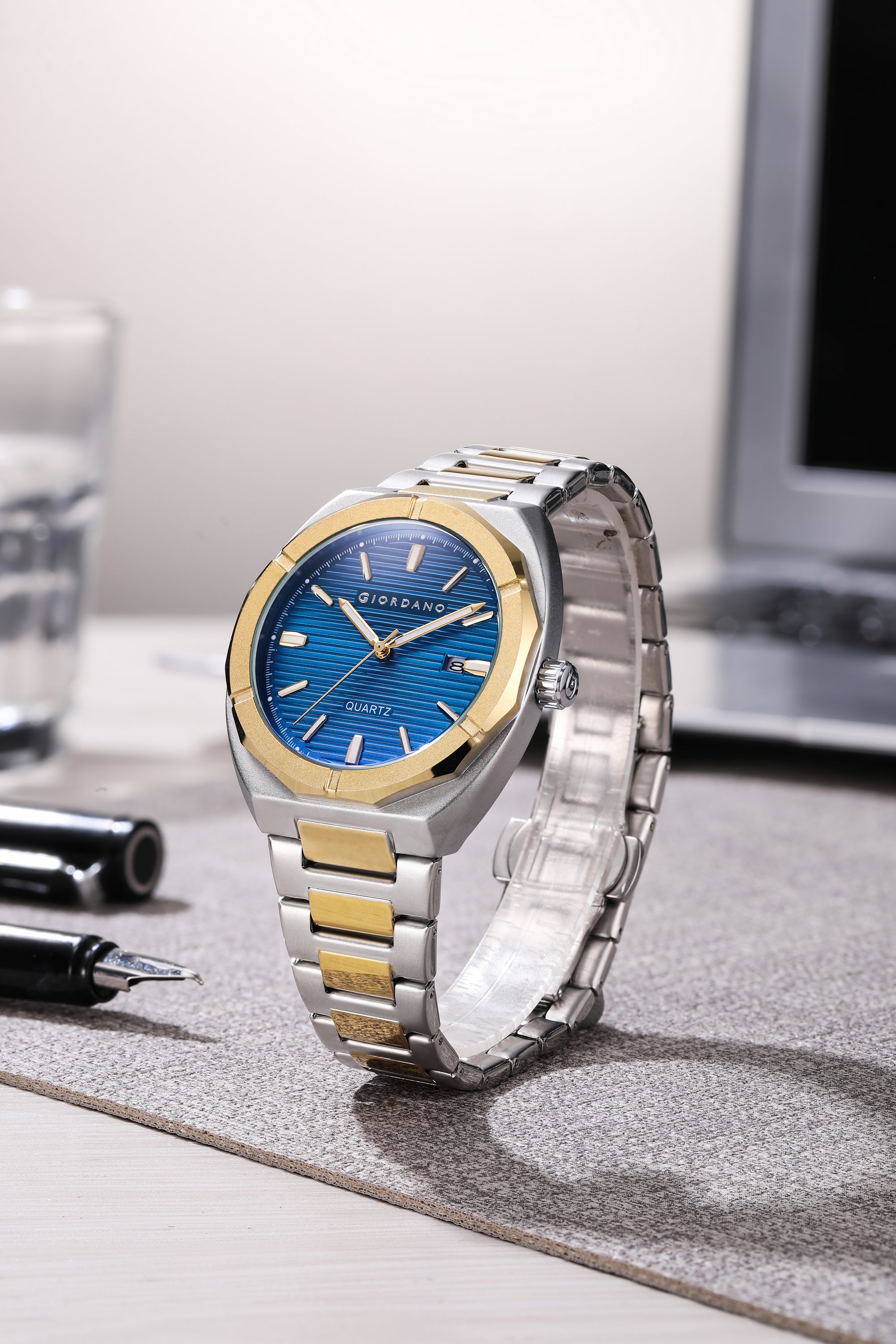 Giordano Modern  Watch for men – Textured Dial, Date Display and Stainless Steel Strap GZ-50141-22